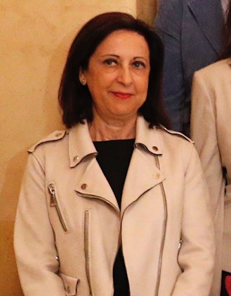 (Margarita Robles) Desayuno Nueva Economía Forum (40056259734) 2018 (ritagliata)