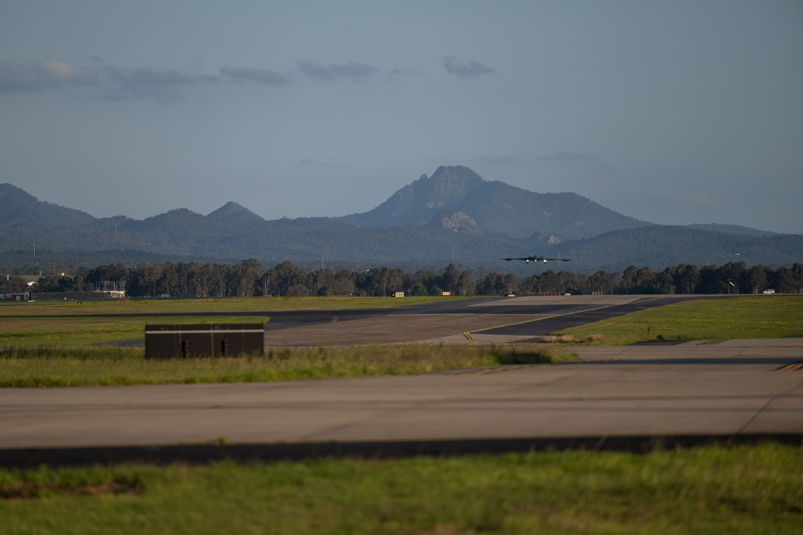 Un B-2 Spirit del 110.º EBS aterriza tras una misión BTF