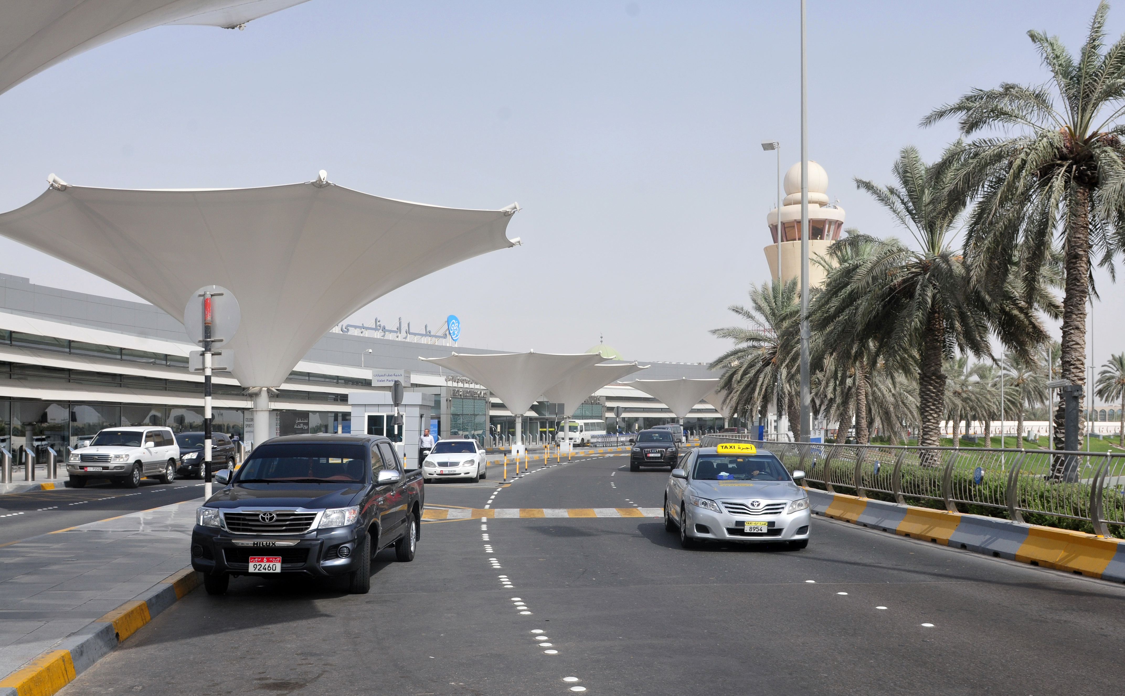 13-08-06 abu dhabi airport 16