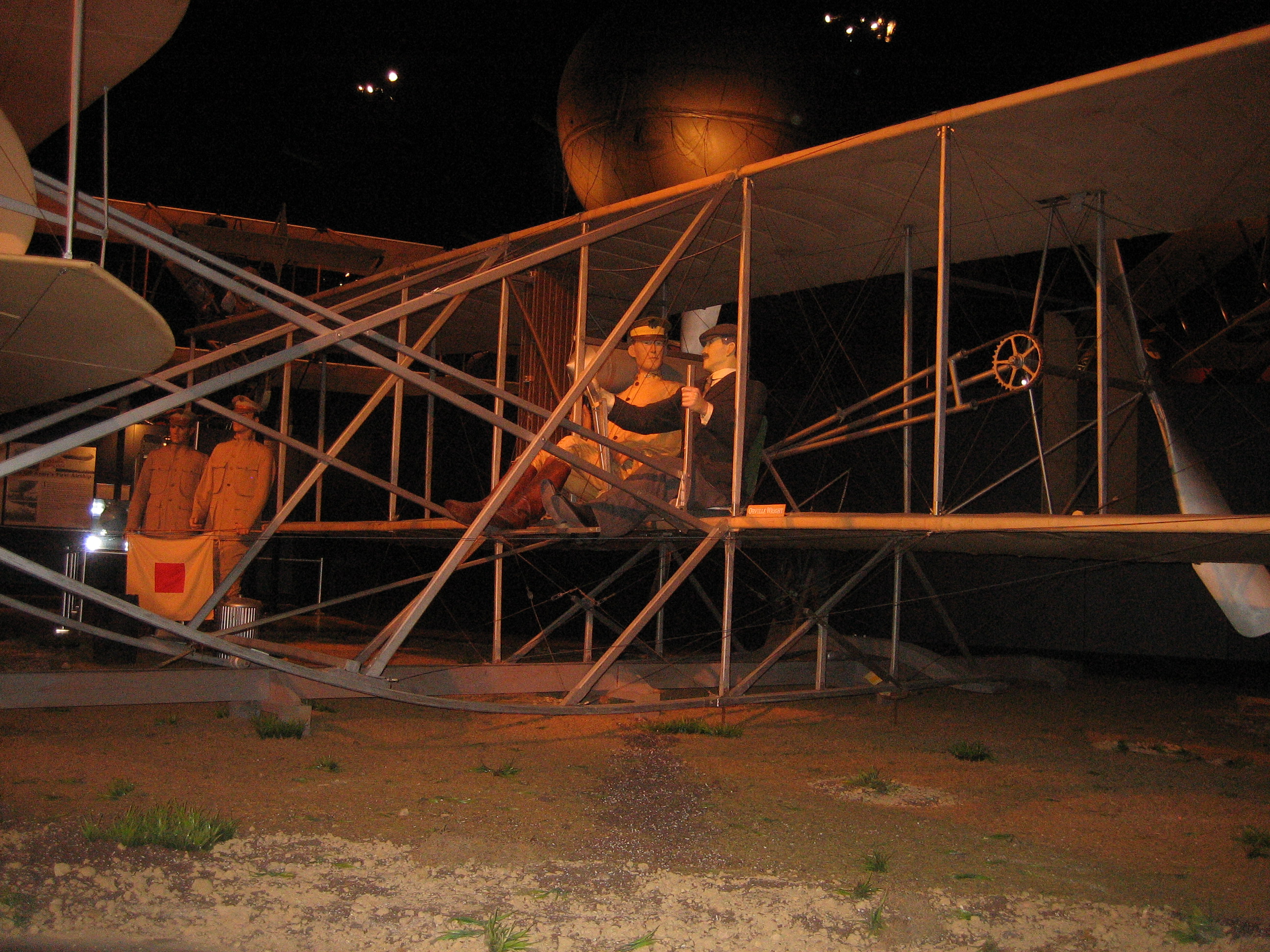 ¿Cuando se crearon los aviones militares?