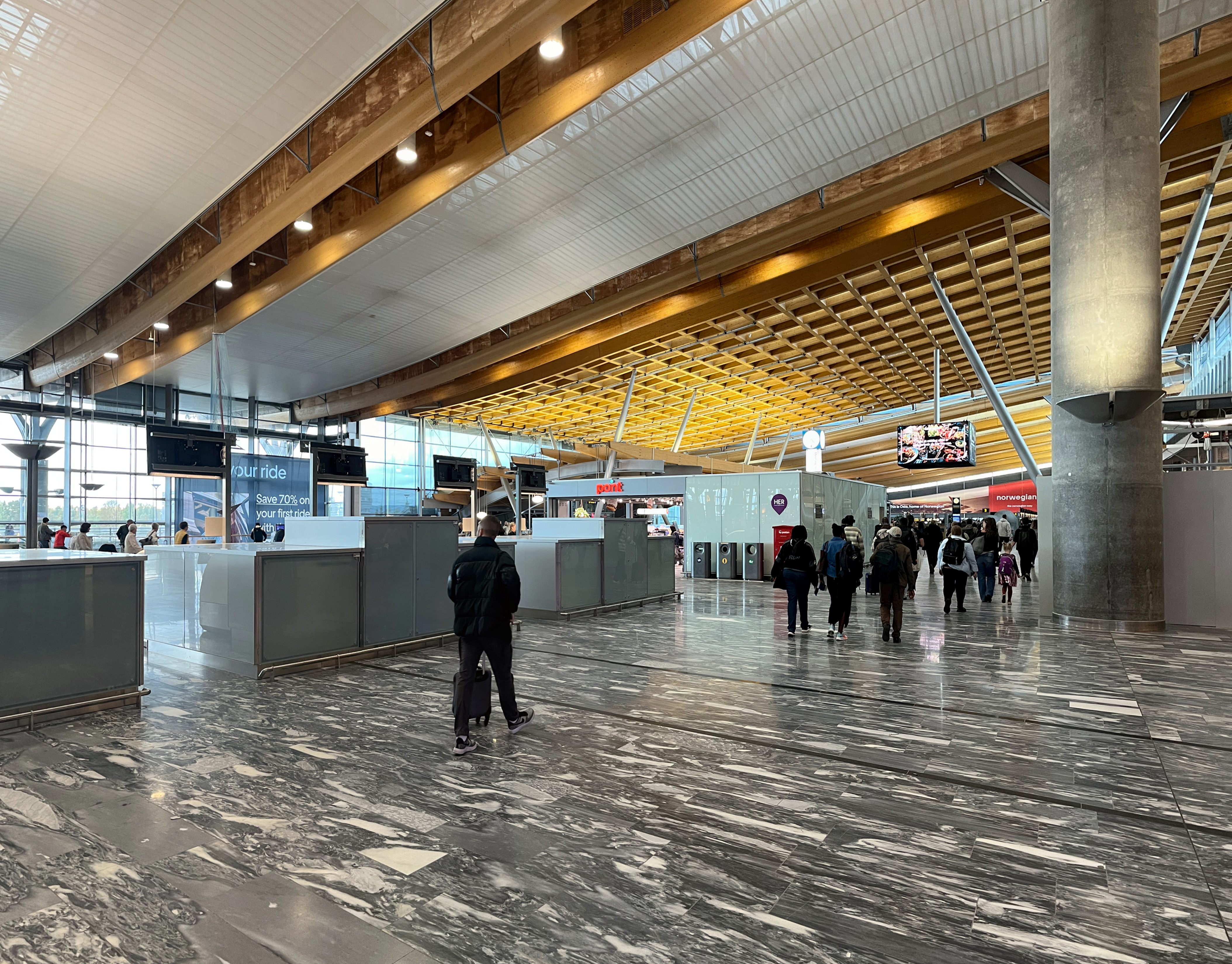 2025-09-28 Flughafen Oslo Gardermoen Terminal