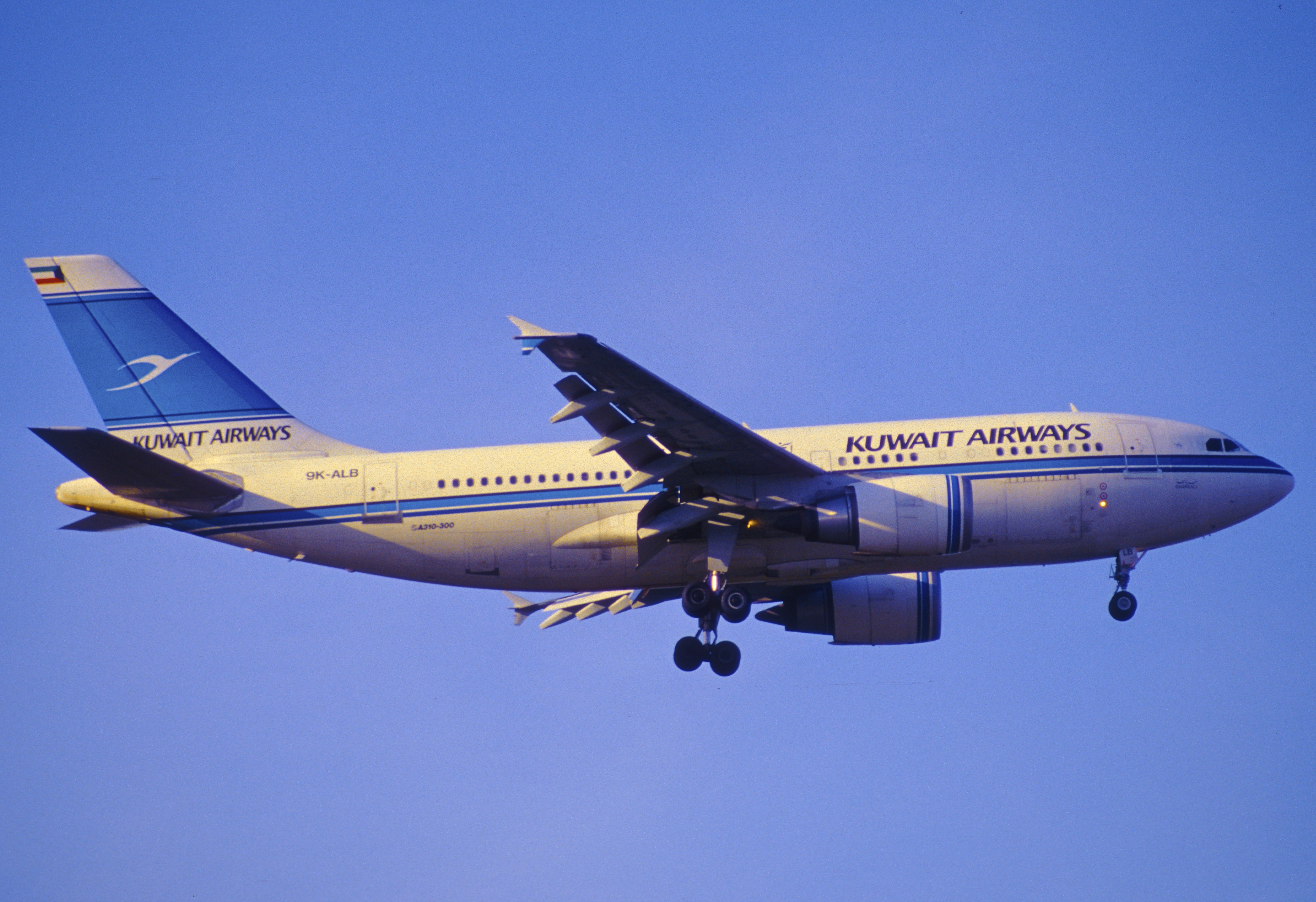 219cf - Kuwait Airways Airbus A310-308; 9K ALB@LHR;31 03 2003 (CC BY SA 2 0)
