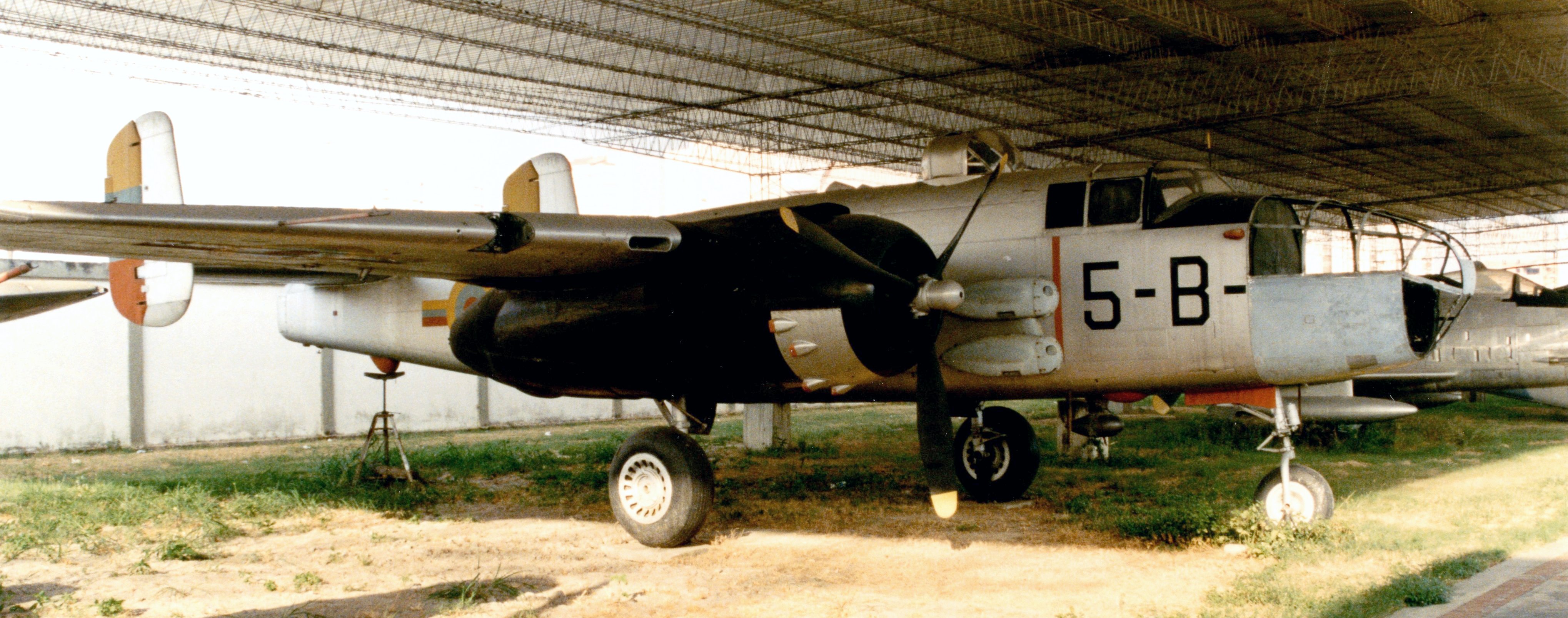 43-28096 TB-25J Mitchell Maracuay 1