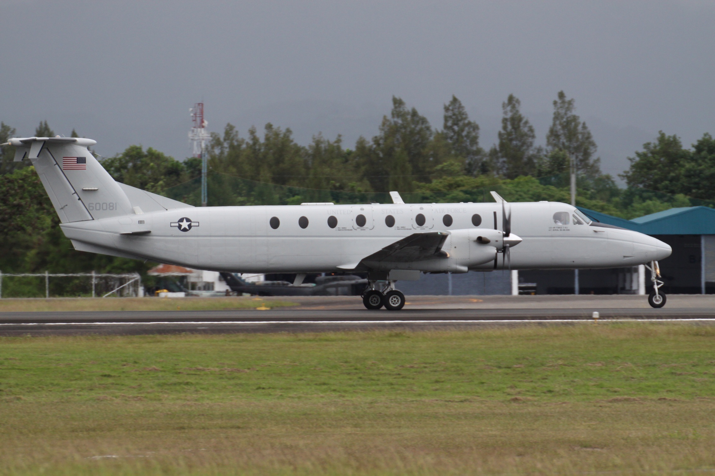 86-0081 Beechcraft Be 1900 ( C-12J ) United States Air Force