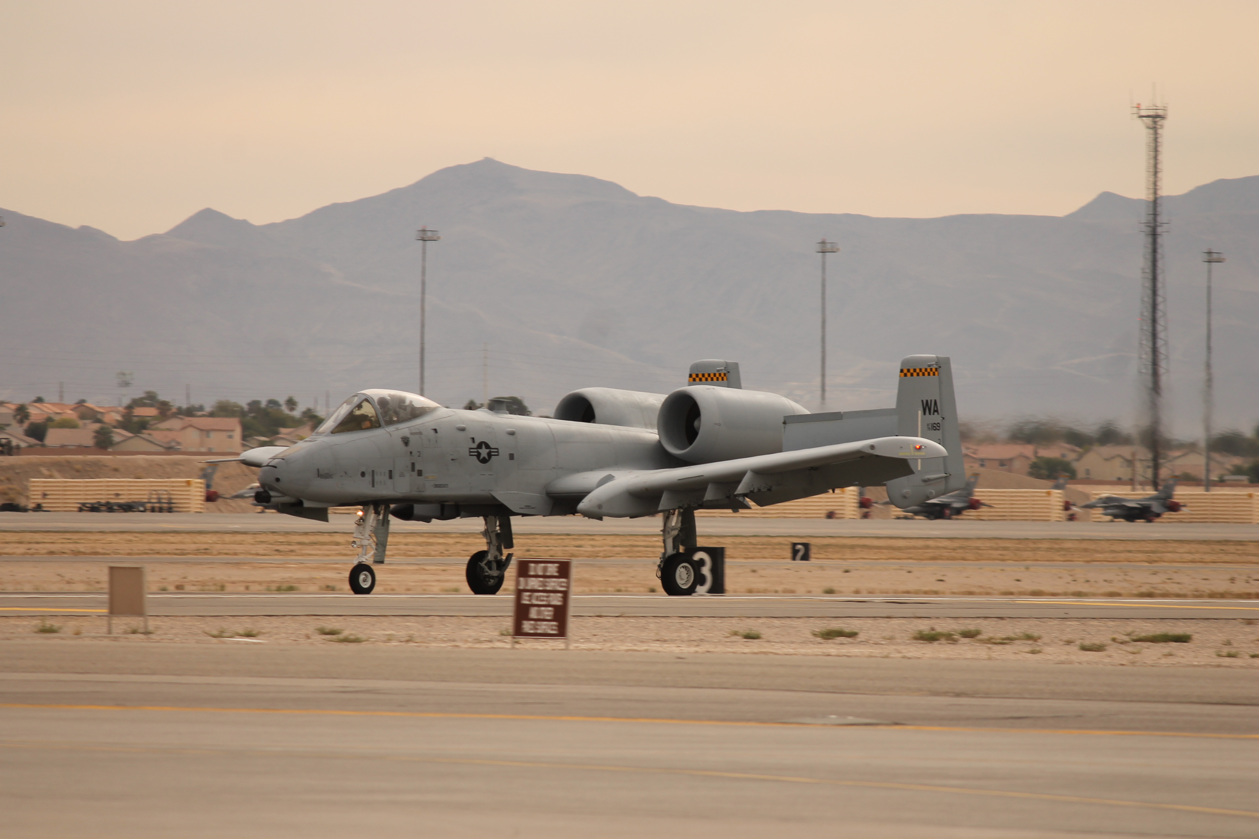 USAF A-10 Thunderbolt II on approach to land