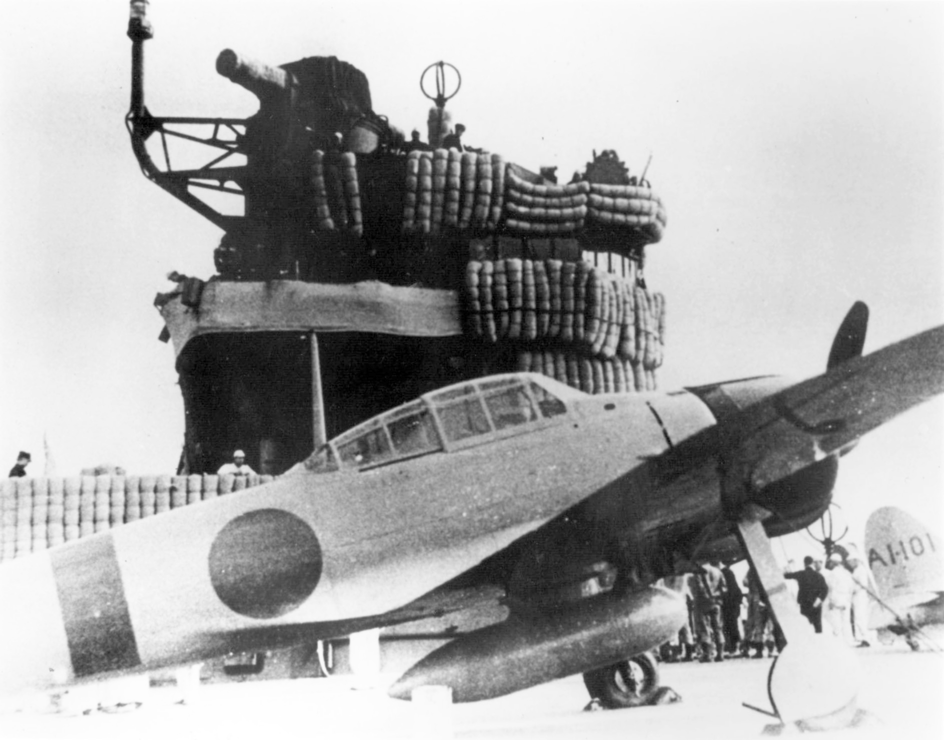 A6M2 Modello 21 Zero in decollo dalla portaerei Akagi, dicembre 1941