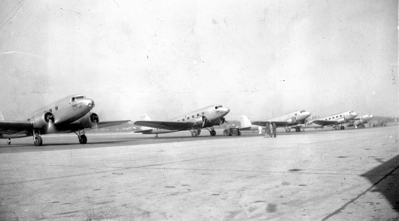 Douglas DC-2