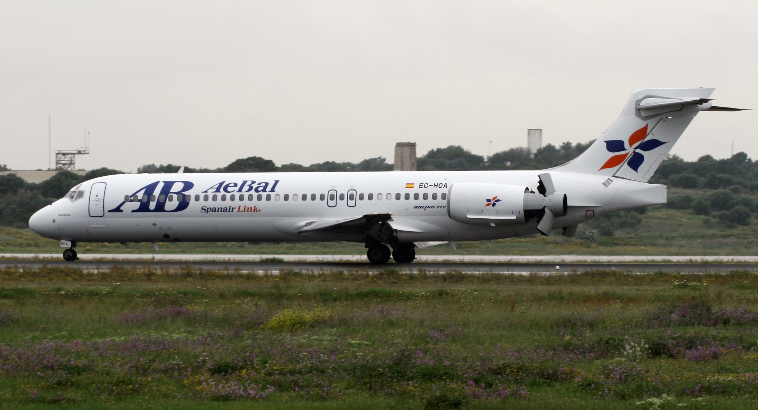 Ae Bal Boeing 717-200 EC HOA en el Aeropuerto de Palma (2007)