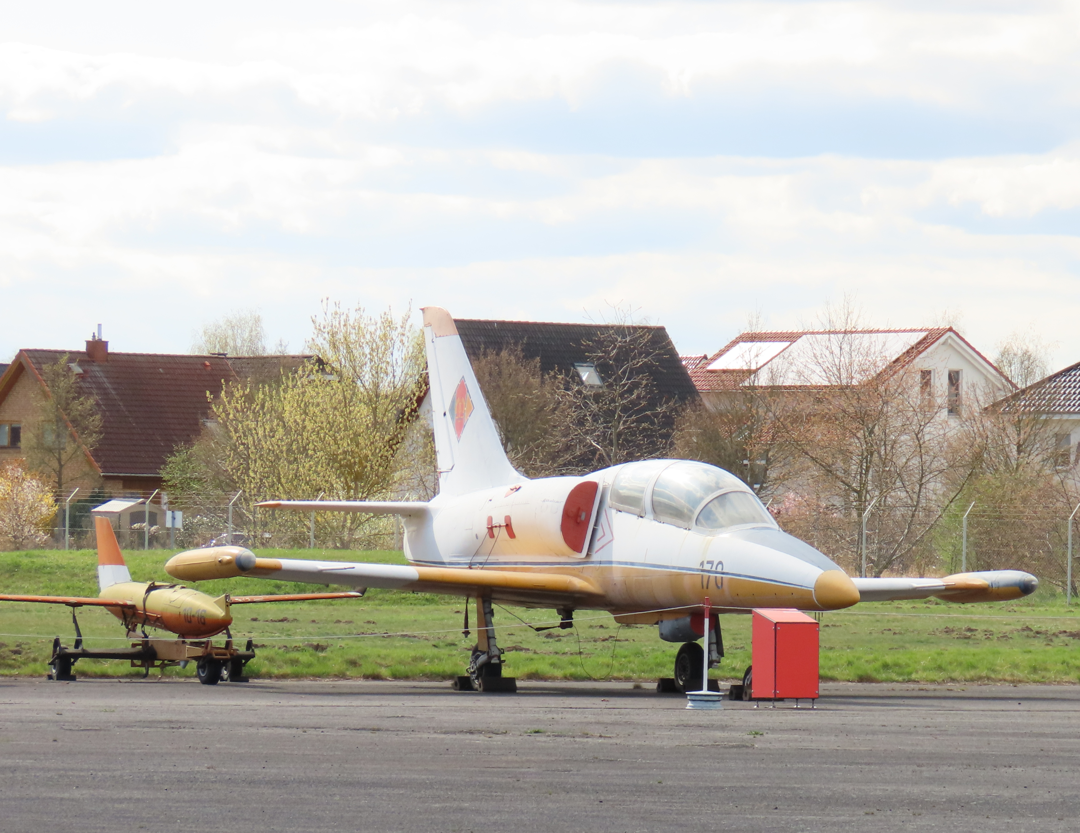 Aero L-39V (c/n 630705, «170») en el Luftwaffenmuseum, Berlin Gatow, vista 3