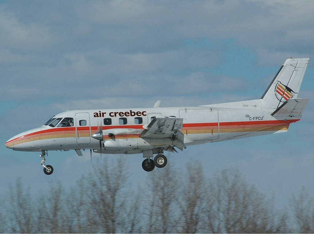 Air Creebec Embraer EMB-110P1A Bandeirante (1)