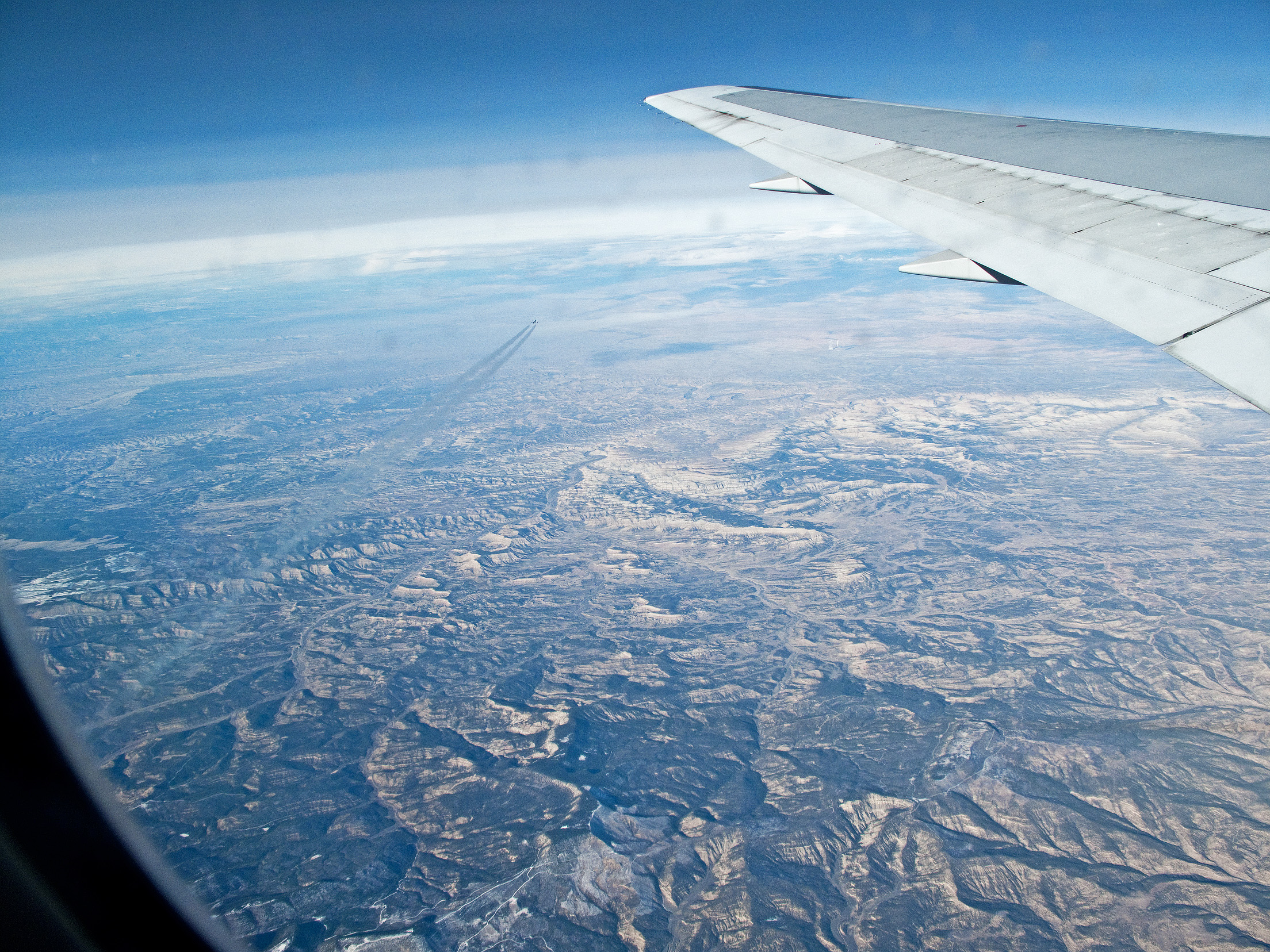¿Por qué los aviones vuelan tan alto?
