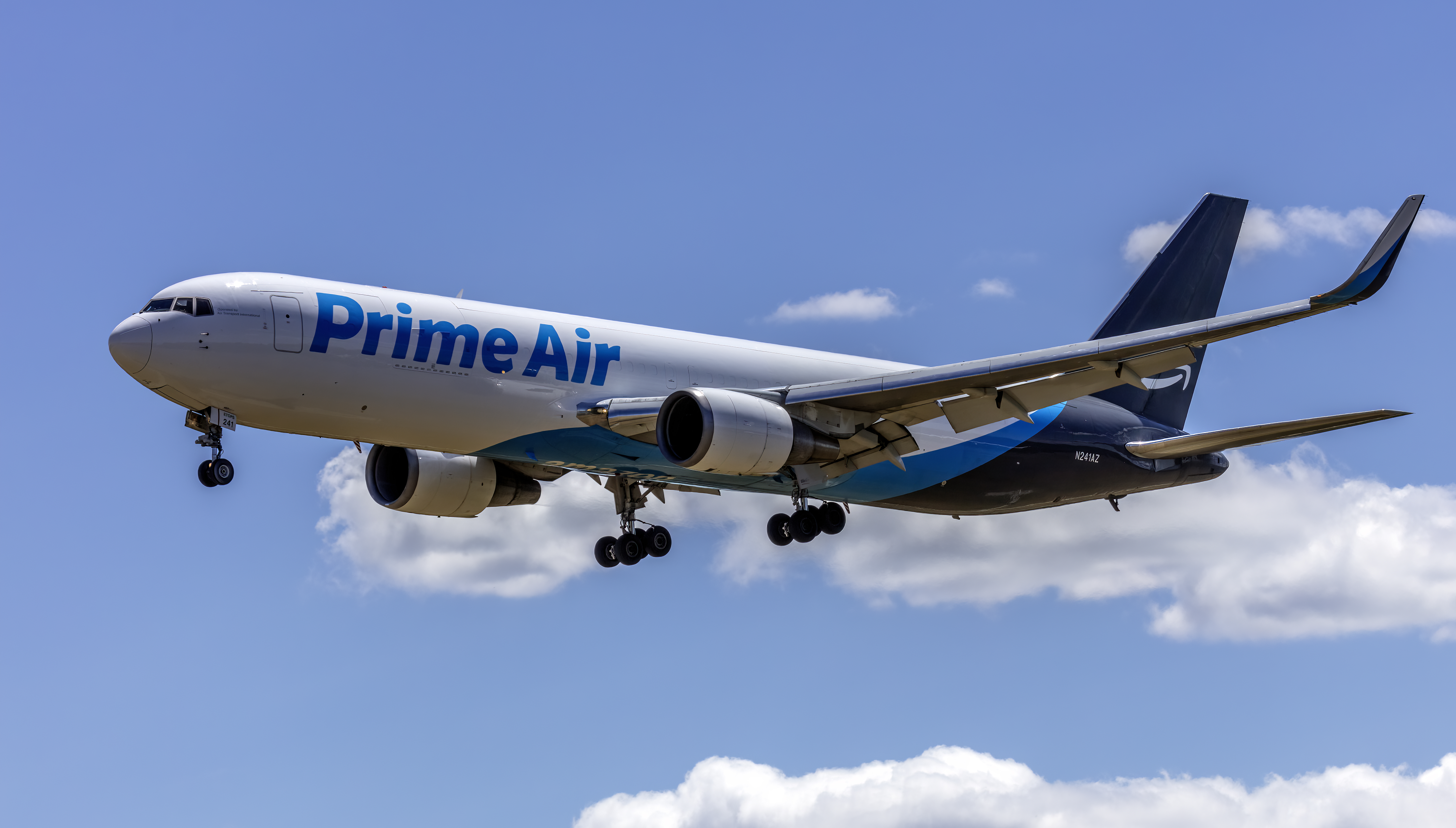 Amazon Air Boeing 767-300 N241AZ BK MD1