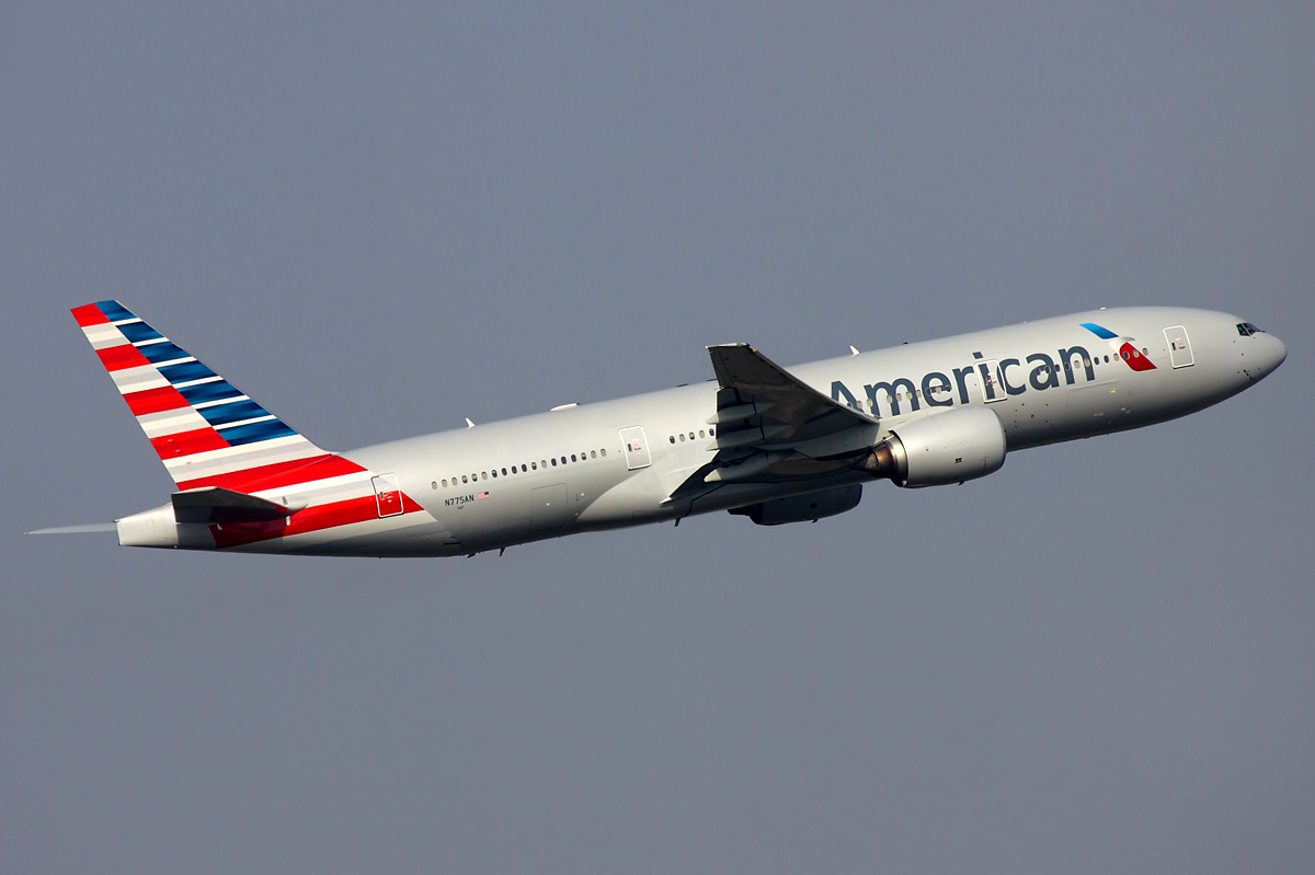 American Airlines Boeing 777-200ER N775AN PVG 2013-5-21