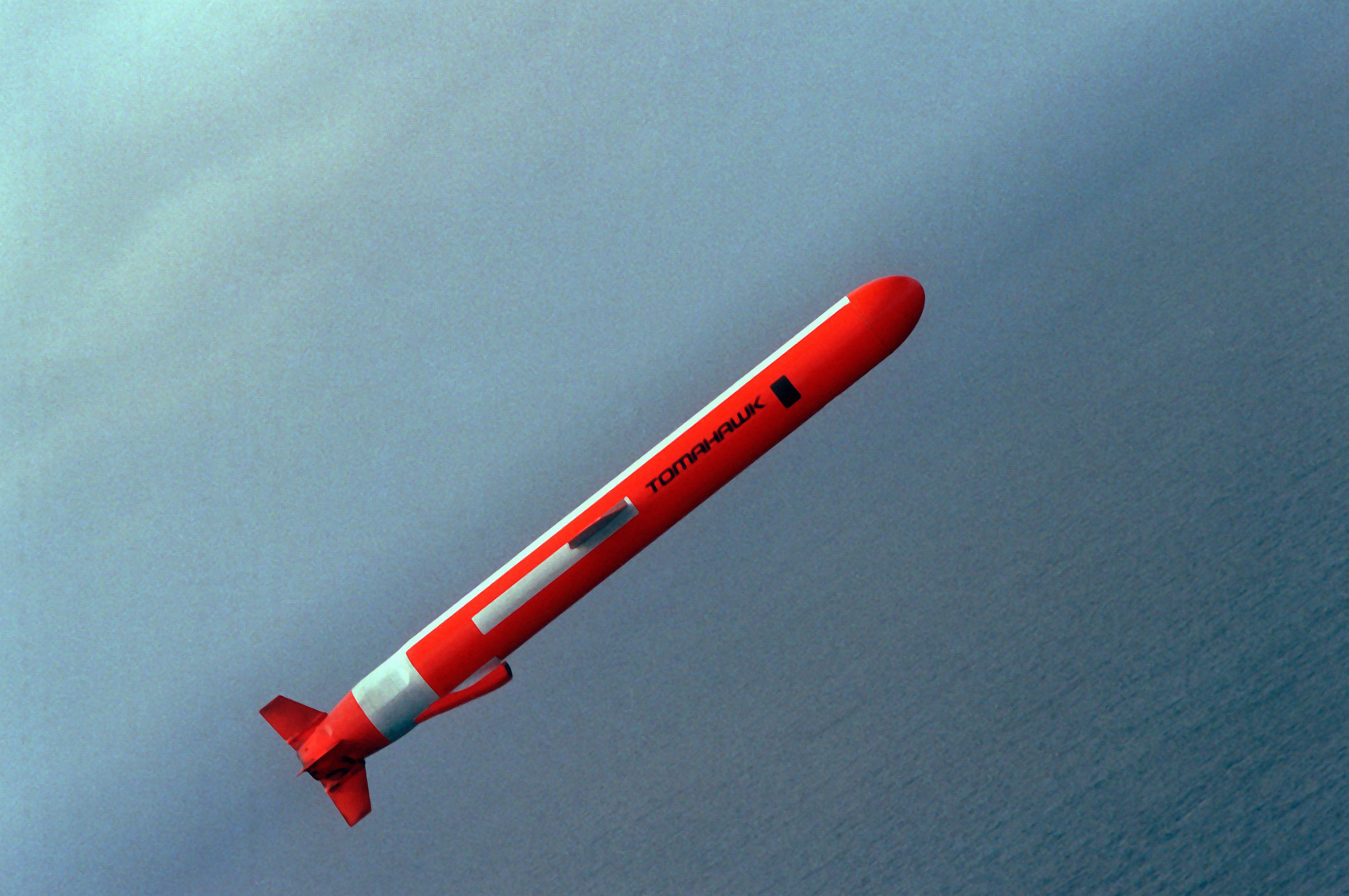 An air to air side view of a BGM-109 Tomahawk missile in flight. The Tomahawk was launched from the destroyer USS MERRILL (DD-976) on the Pacific Missile Test Center Range - DPLA - ccc23d9 ffbd 19292f36526be93c80e4e