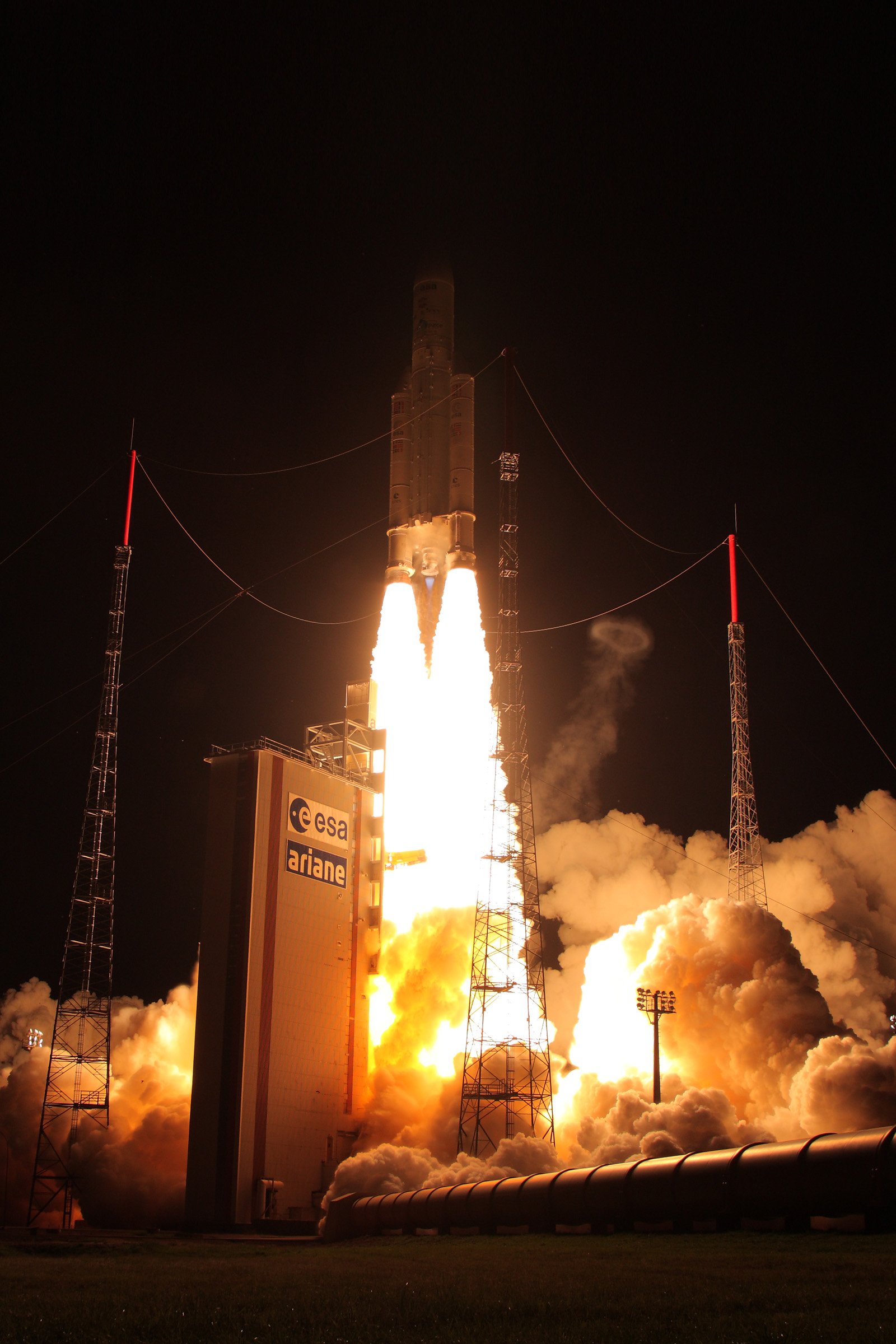 Décollage de l'Ariane 5 ES avec l'ATV-4 Albert Einstein