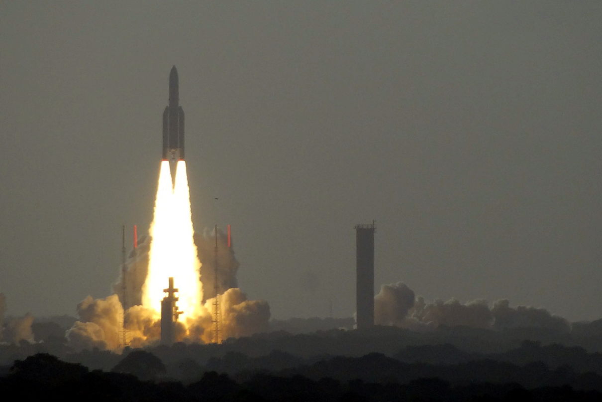 Ariane 5 on mission VA208
