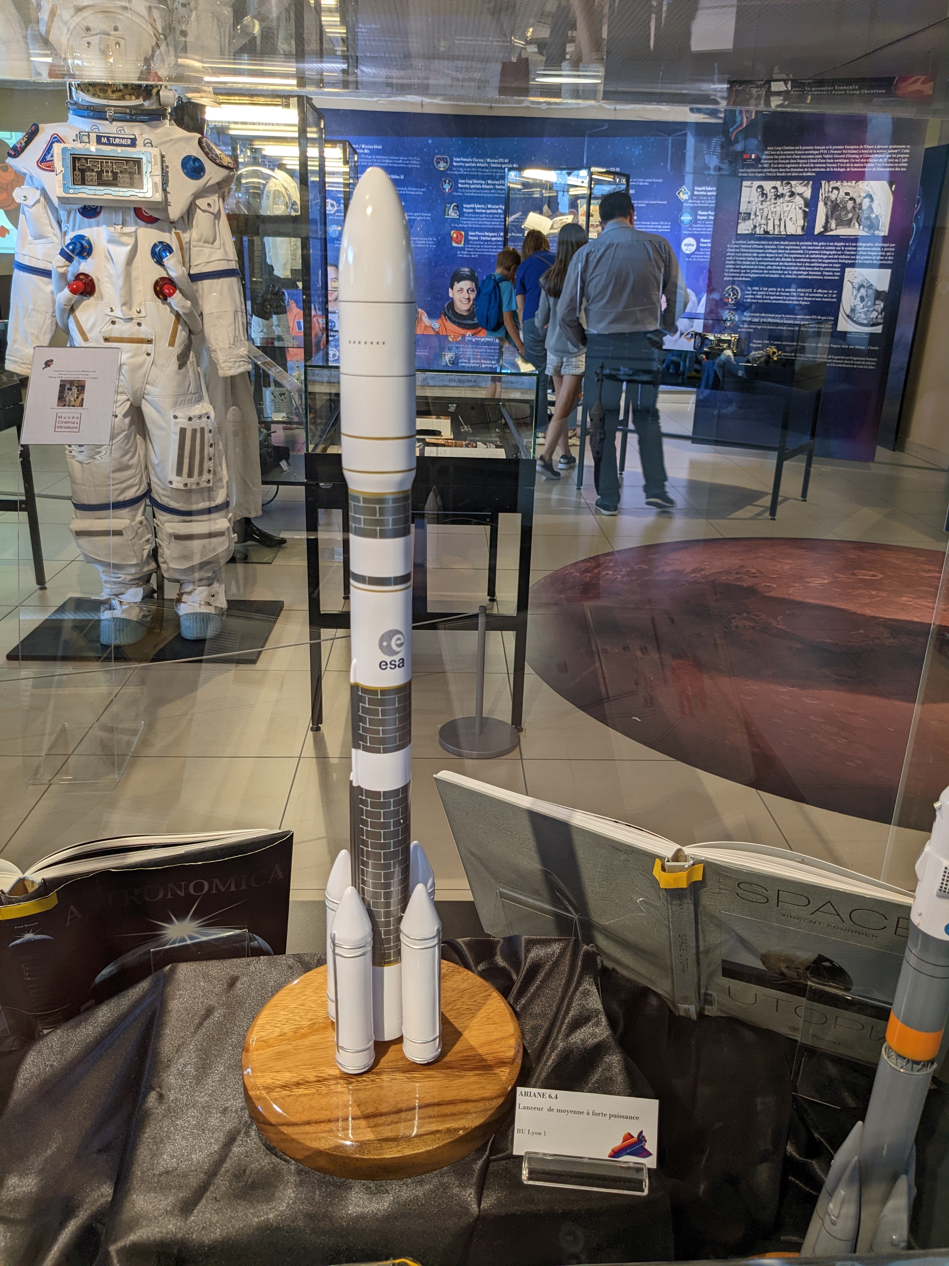 Maqueta del Ariane 6 4, Bibliothèque universitaire Sciences Lyon 1