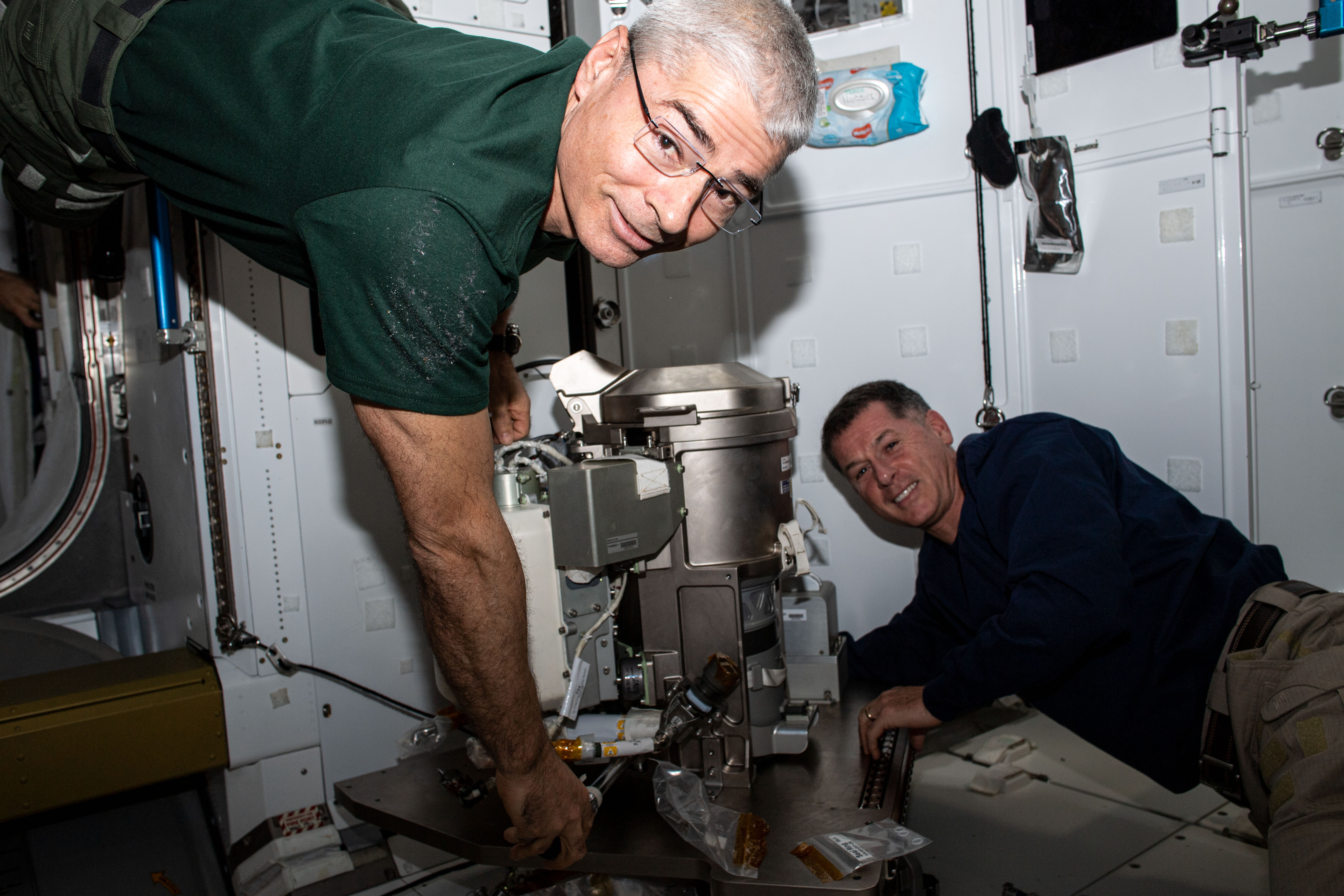 Wie funktioniert eine astronauten toilette?
