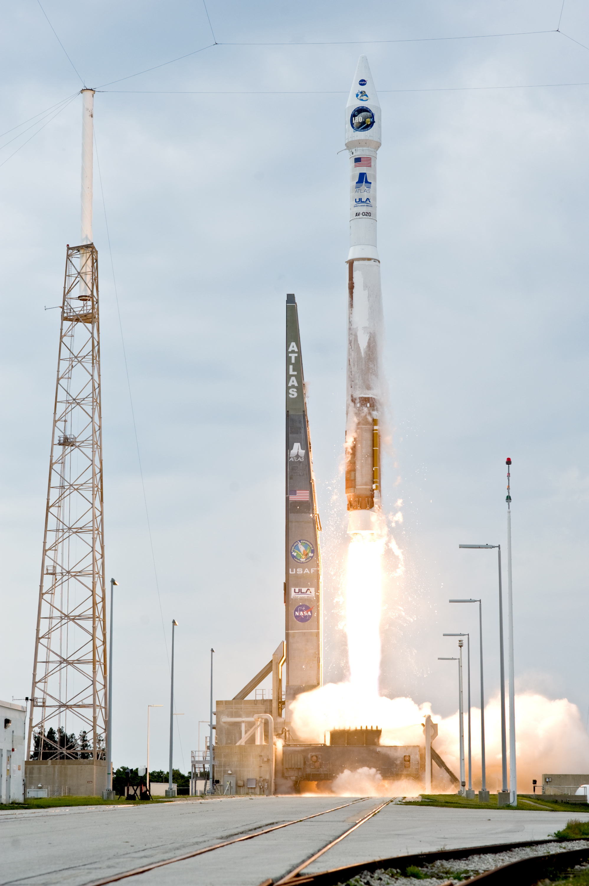 Atlas V 401 lanzando el LRO y el LCROSS (AV-020), 2009