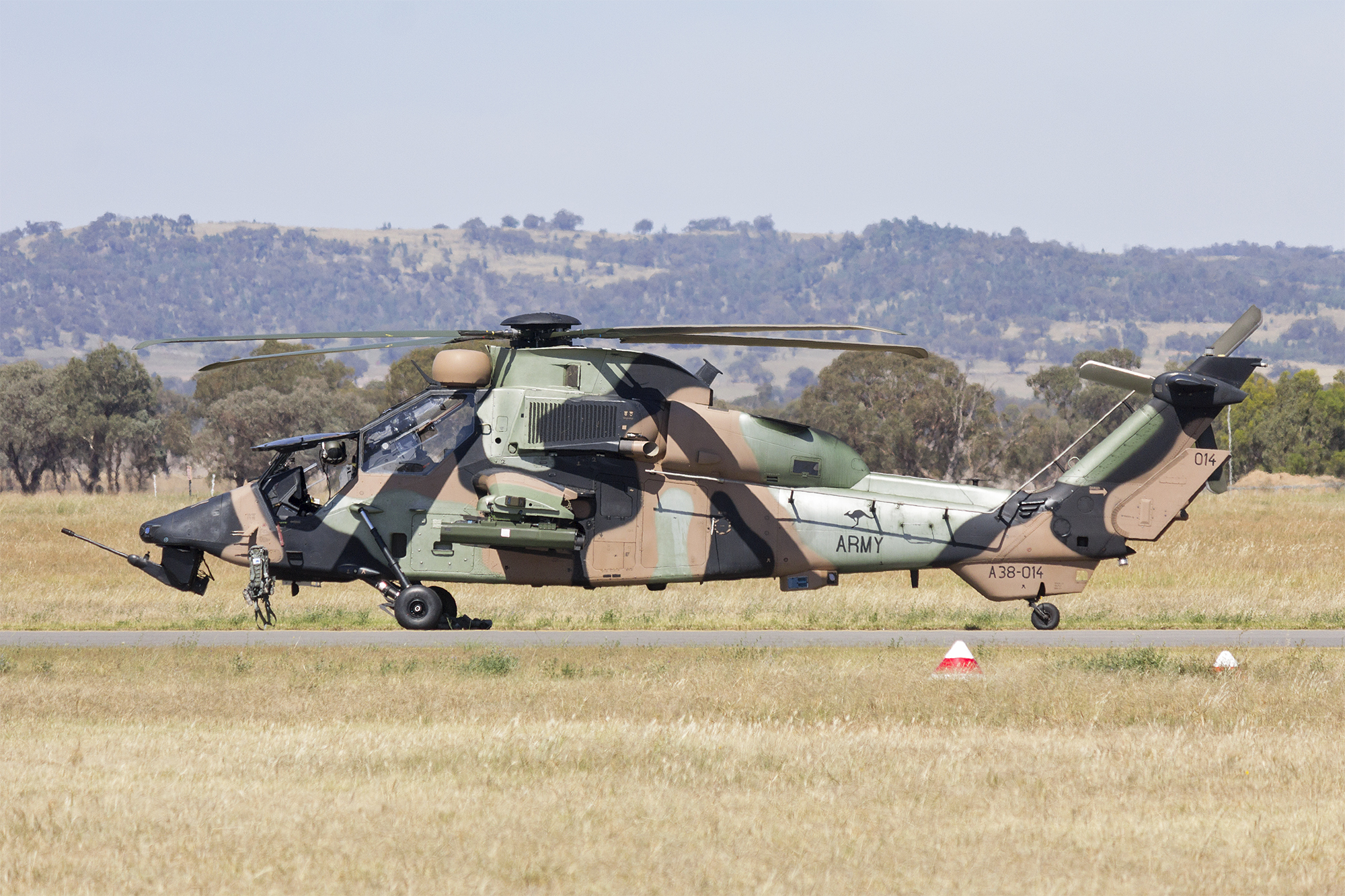 Esercito australiano (A38-014) Eurocopter EC-655 Tiger ARH all'aeroporto di Wagga Wagga