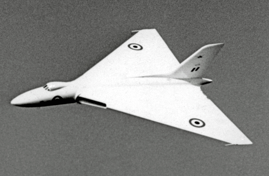 Avro Vulcan VX770 A V Roe Farnborough 11 09 54 editada 2