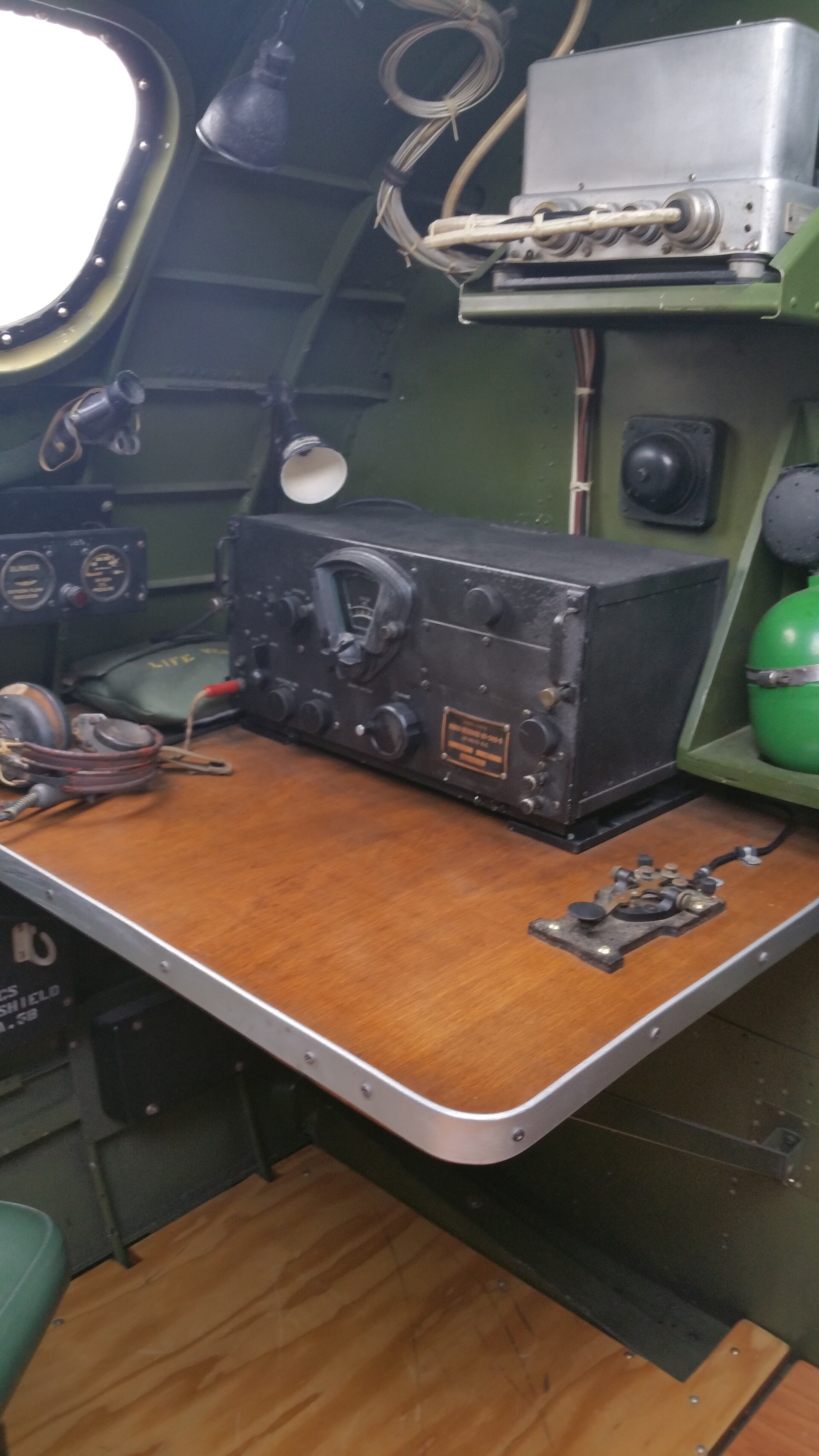 Funkraum der B-17G Texas Raiders auf dem Stinson Airfield