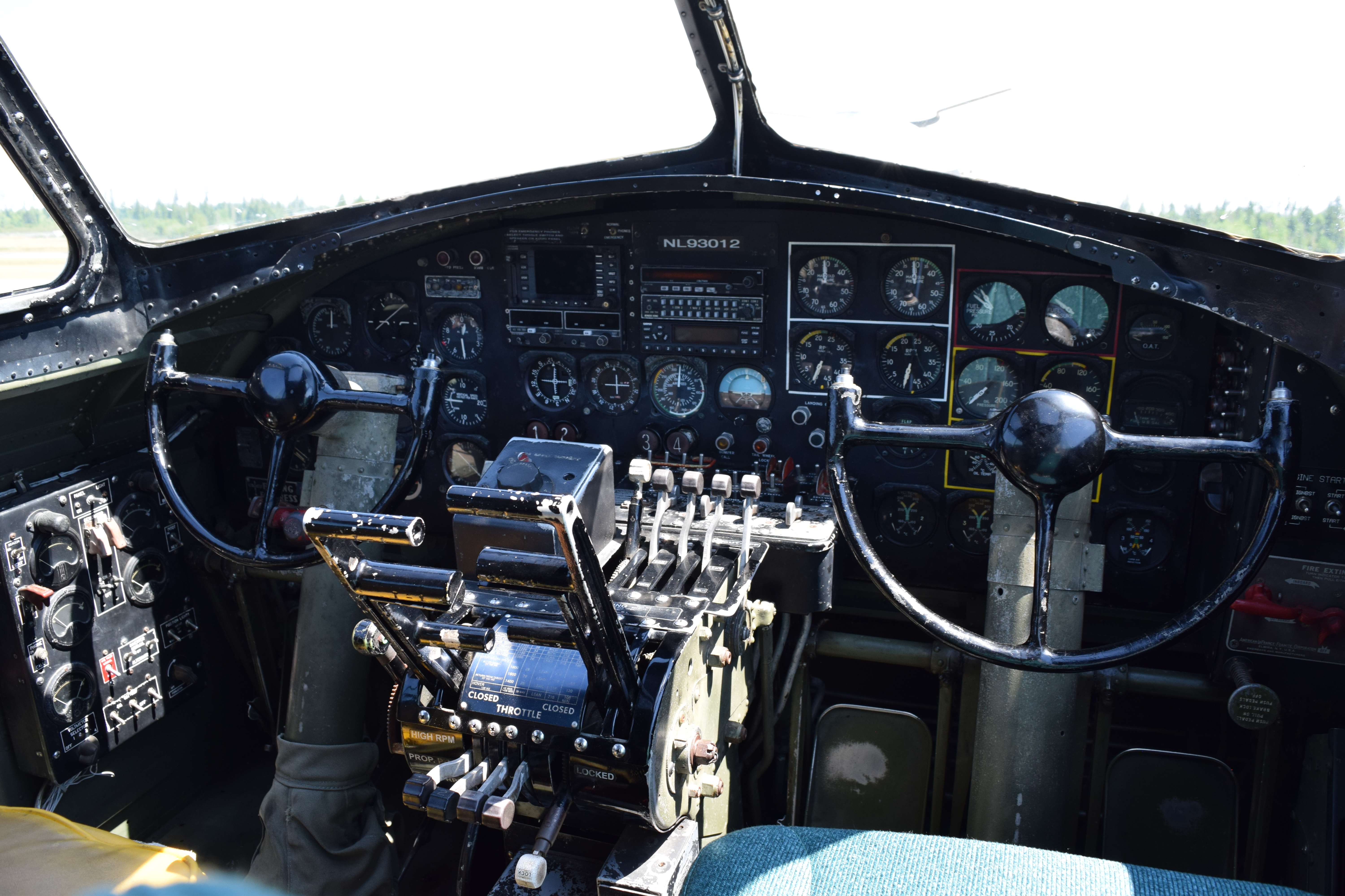 B-17G cockpit