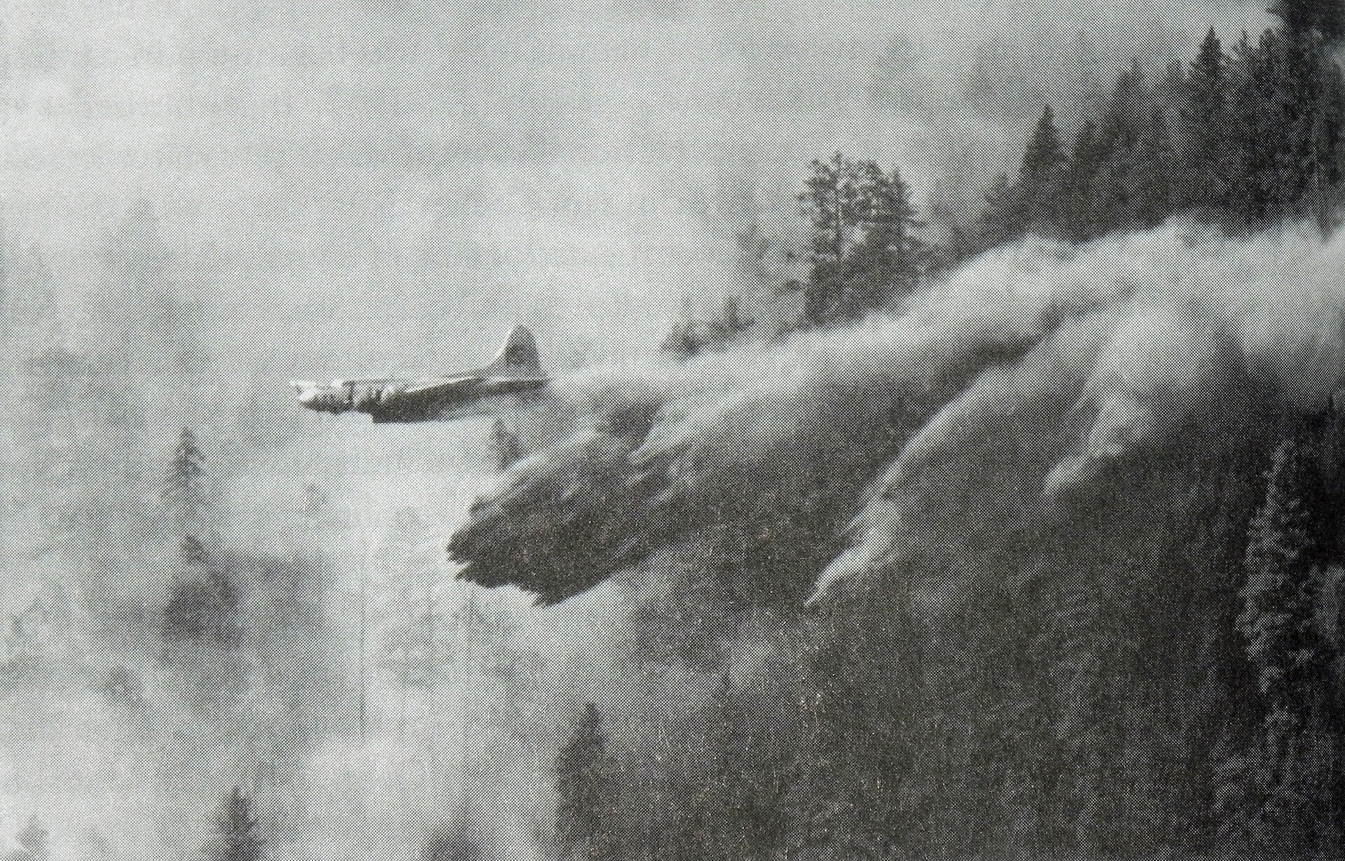 B-17 fire retardant drop