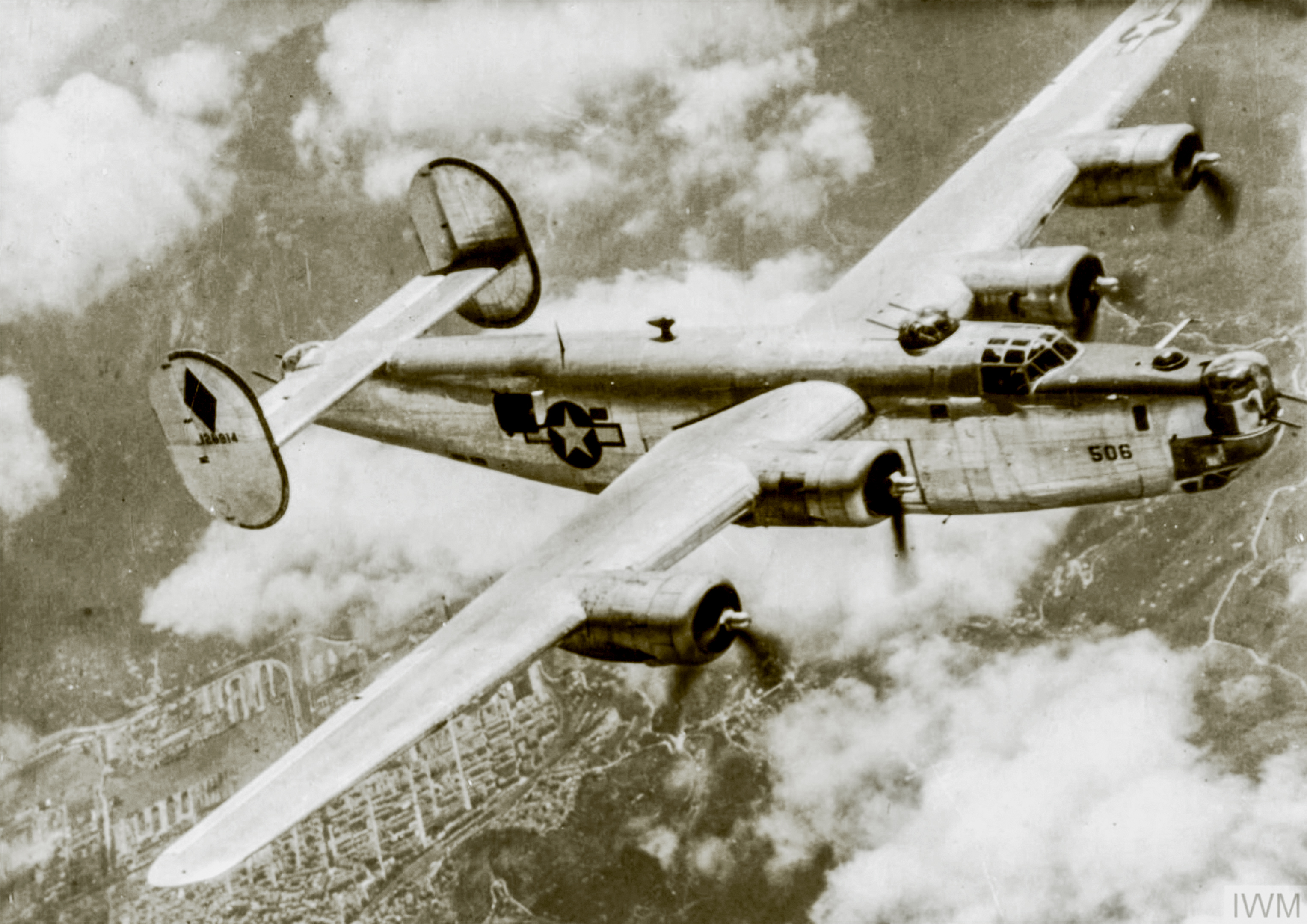 B-24H Liberator del 454º BG (15ª Fuerza Aérea) en vuelo