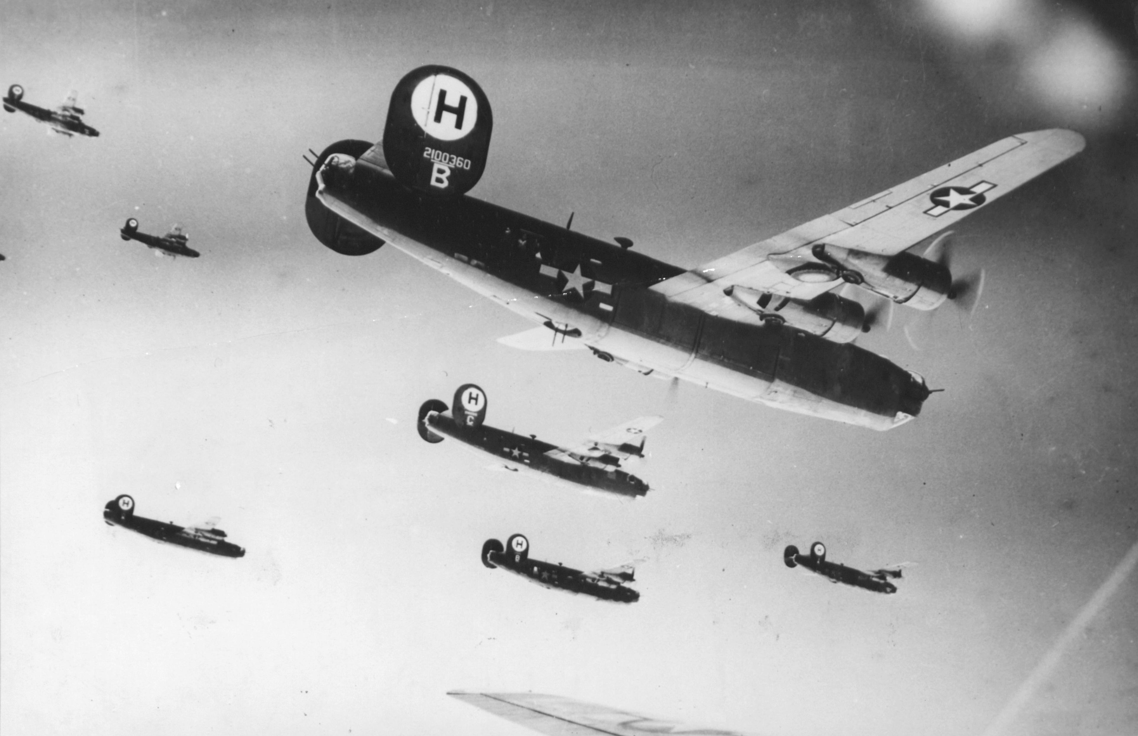 B-24 Liberators del 446º Bomb Group en formación