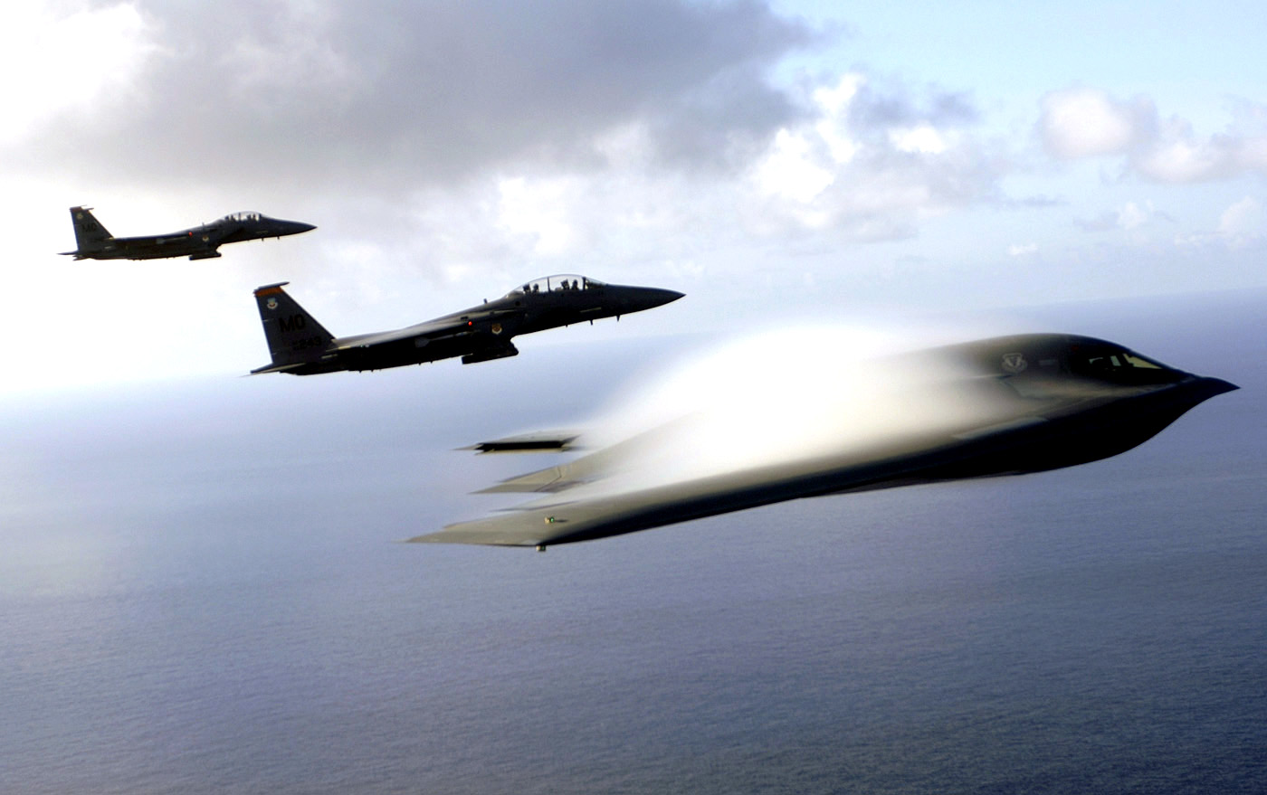 B-2 Spirit 060707 F-3961R 003