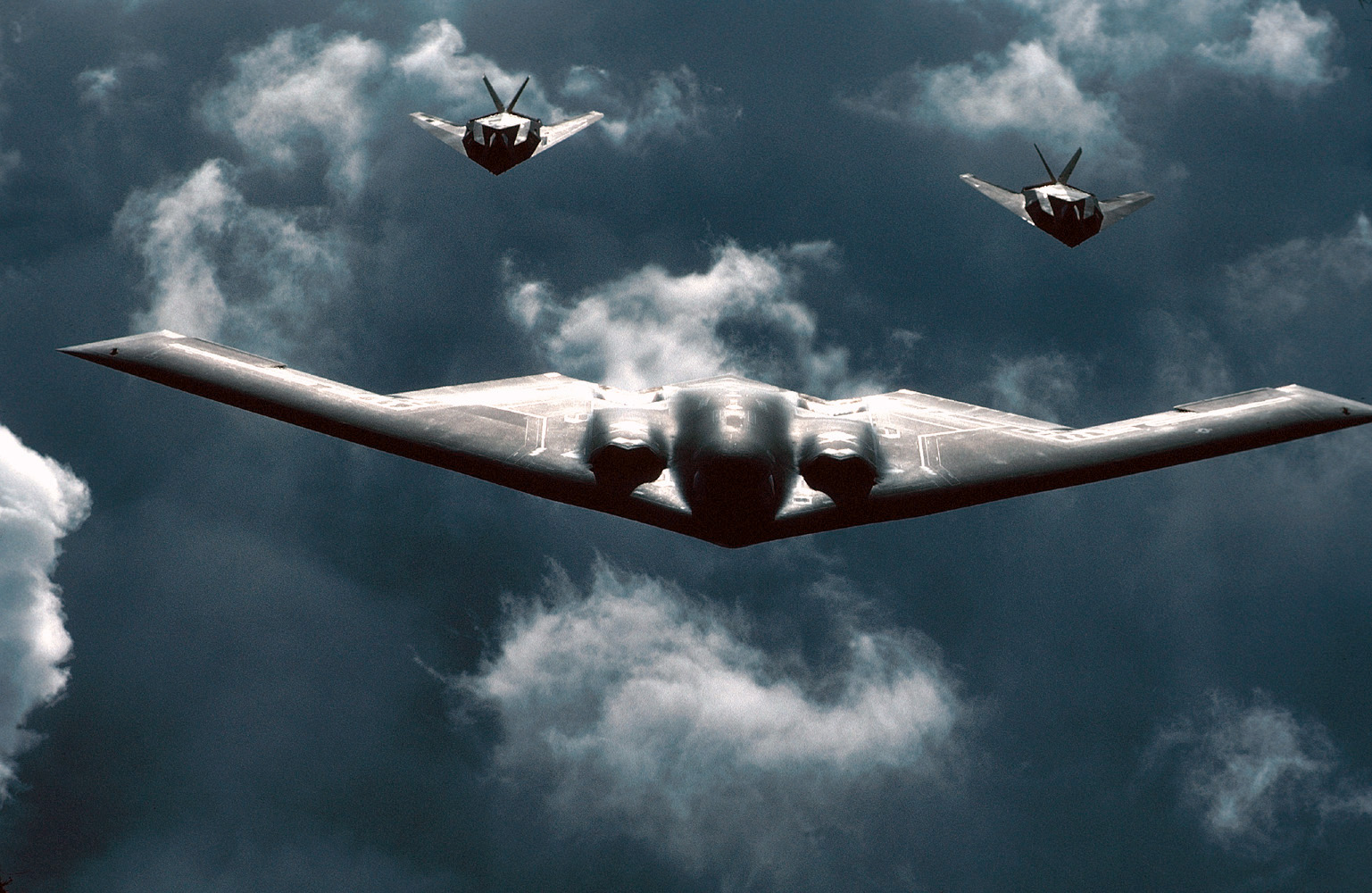 Formação de B-2 e F-117