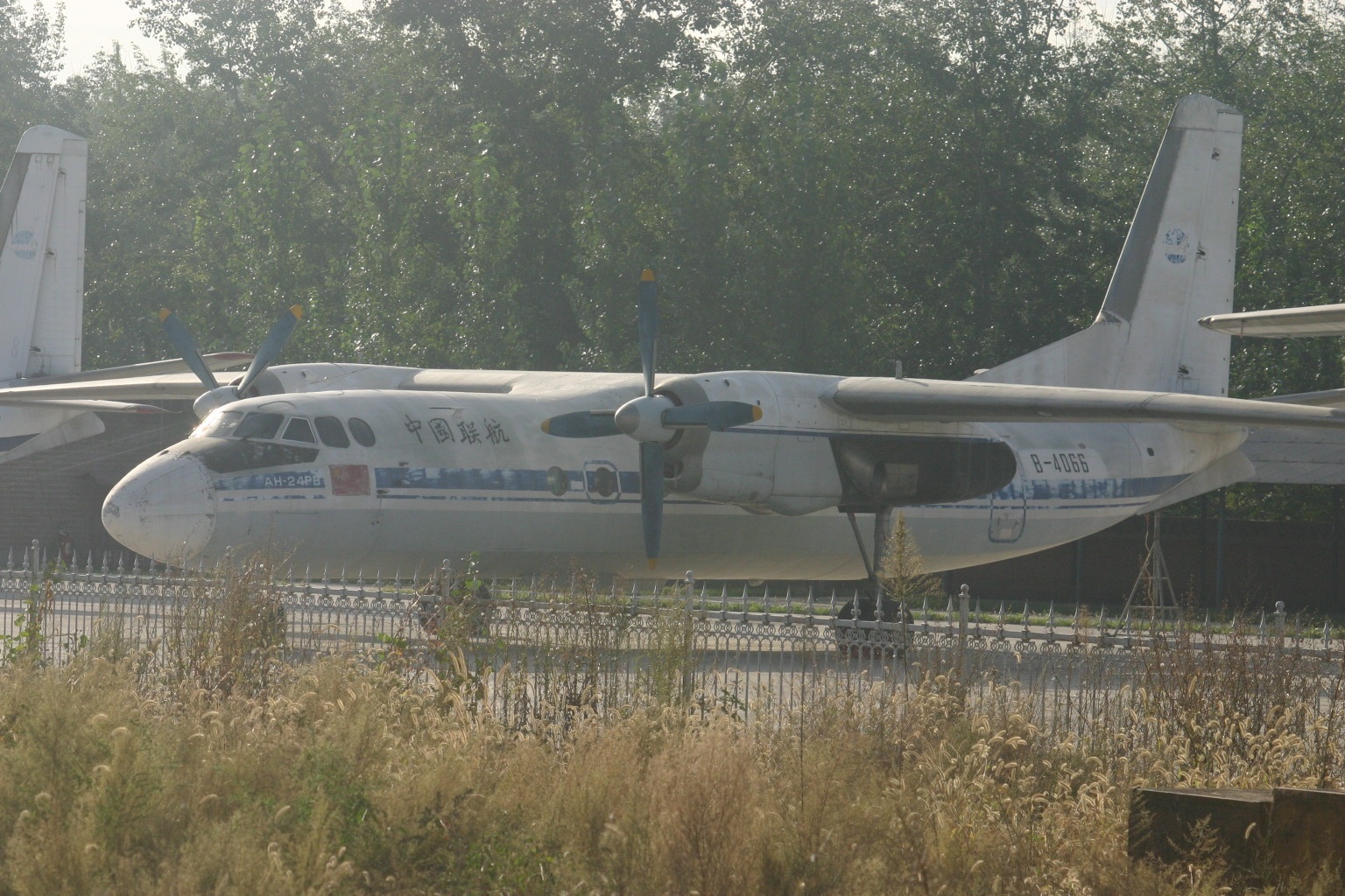 B-4066 Antonov An 24 China United Airlines