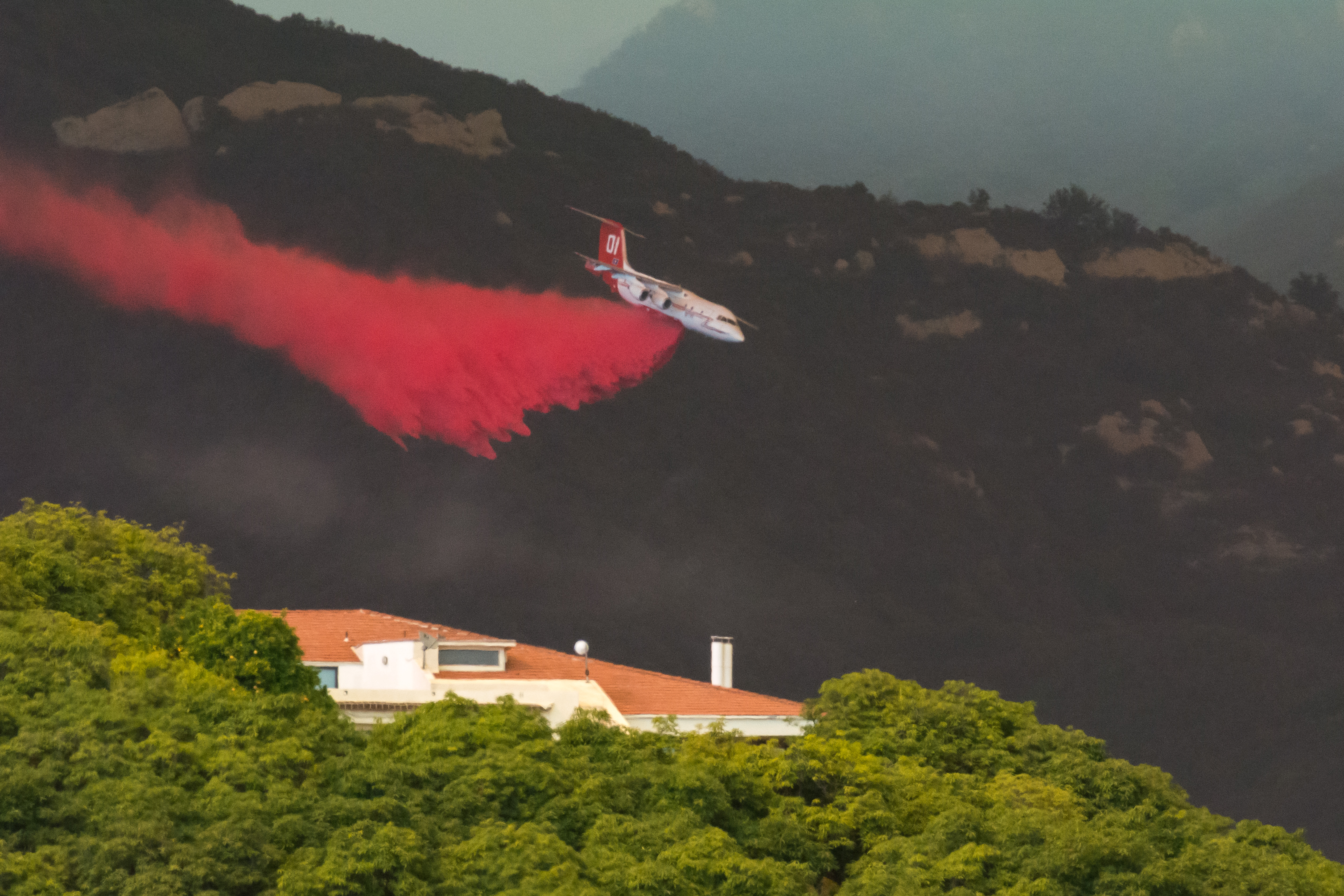 BAe 146 tanker working the Whittier Fire west of Goleta, California