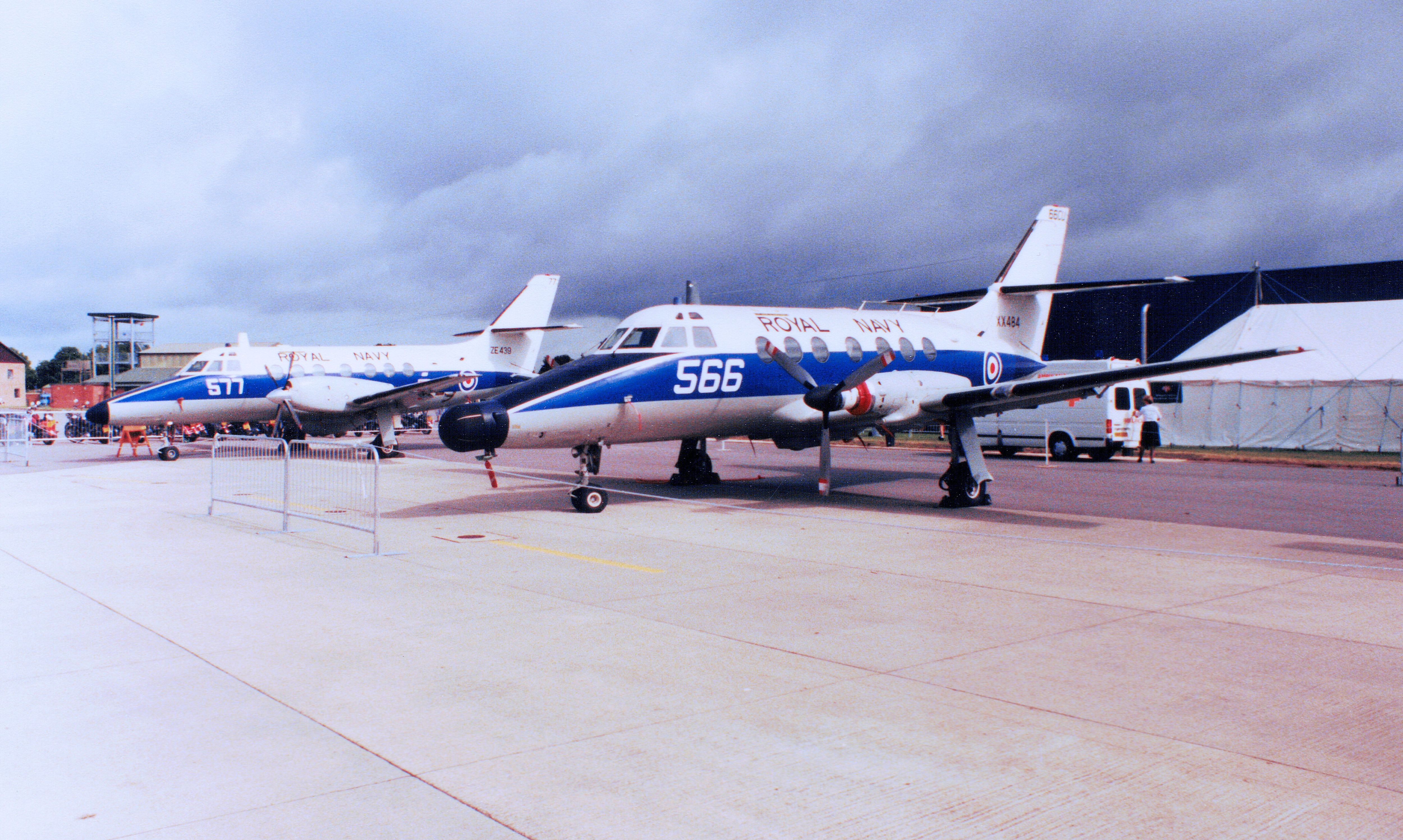 BAe Jetstream T.3 ZE439 accanto a un Hawker Hunter XX484