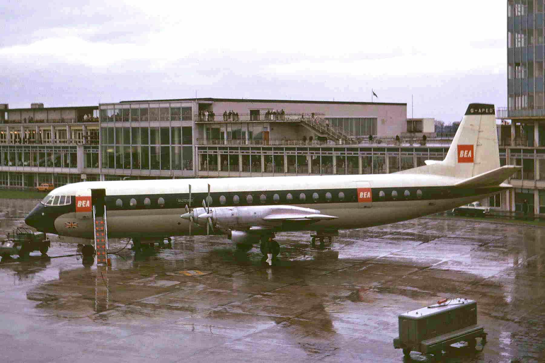 BEA Vickers V951 Vanguard G APED en Manchester, 14 de abril de 1963