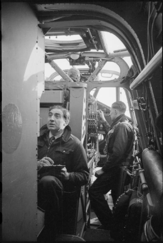 Naissance d'un bombardier - la production aéronautique en Grande-Bretagne, 1942 D7137