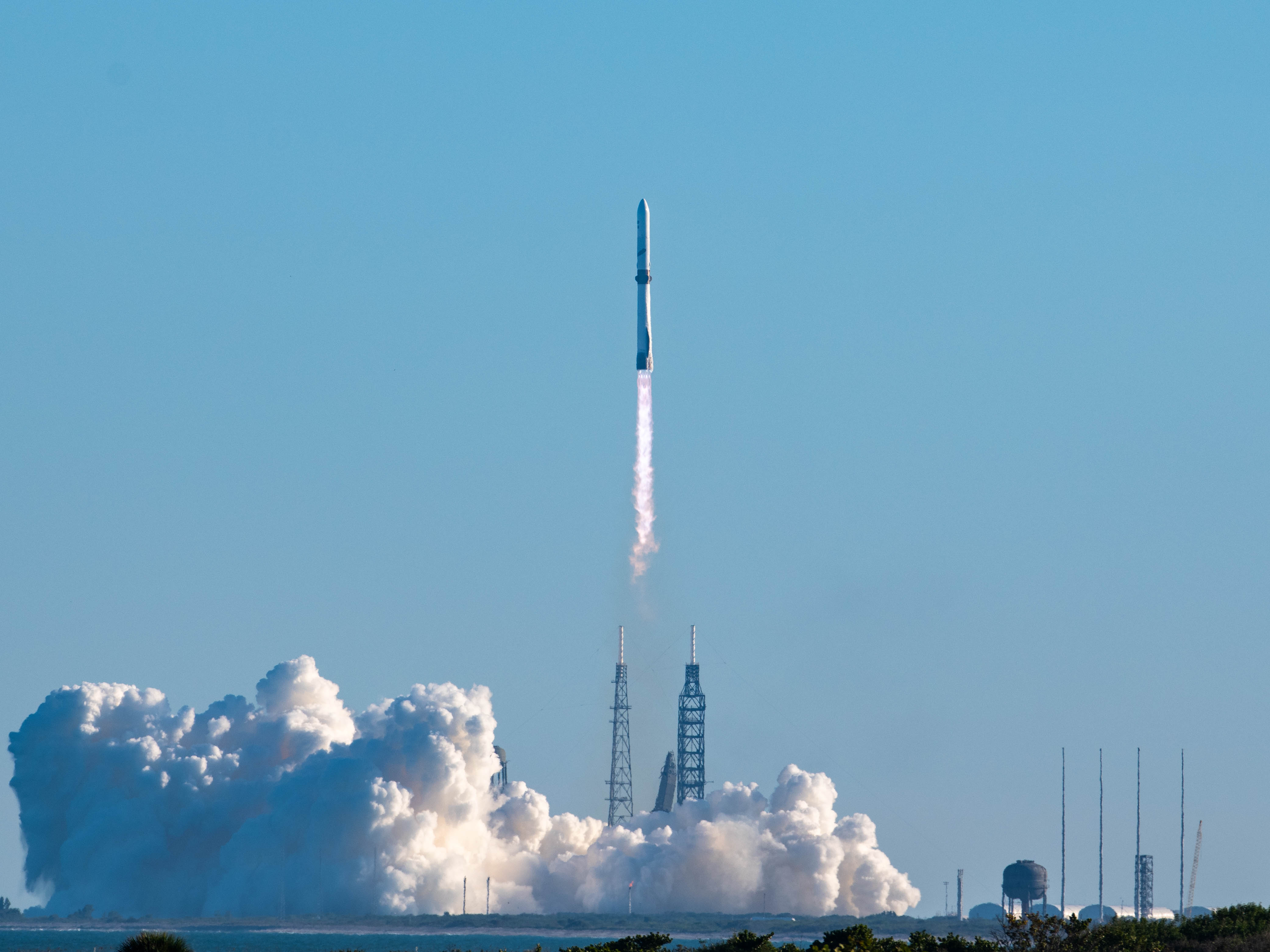 Blue Origin New Glenn Rocket Successful Launch (9387521) (cropped)