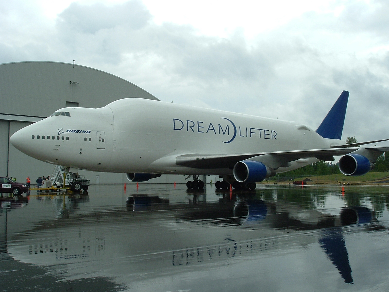 Boeing 747-400 Large Cargo Freighter "Dreamlifter
