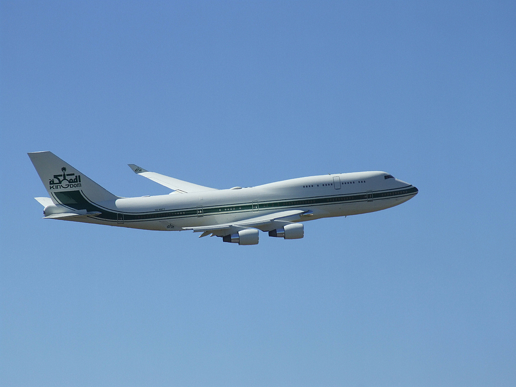 Boeing 747-4J6 HZ-WBT7 de la Real Fuerza Aérea Saudí, imagen de archivo: exhibición estática en AFB Waterkloof, Africa Aerospace and Defence 2008
