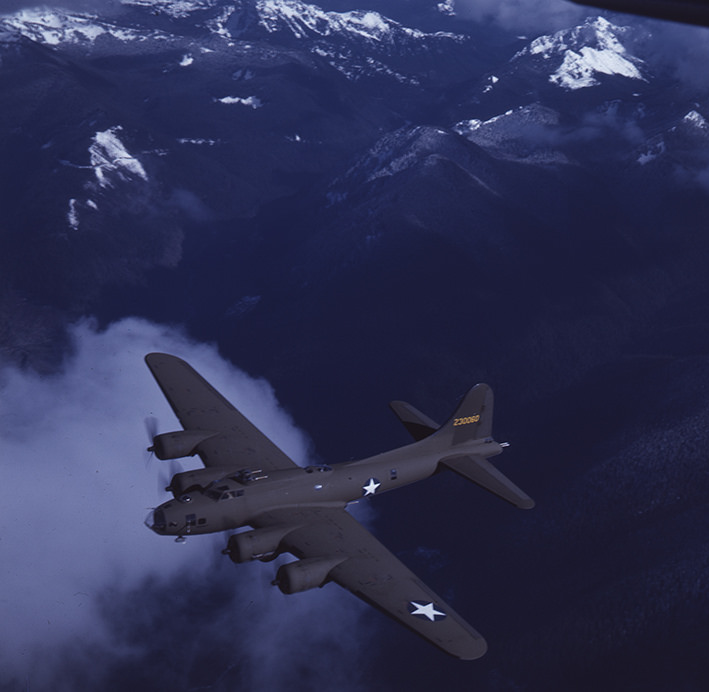 Boeing B-17F Flying Fortress, Mt. Rainier 1943