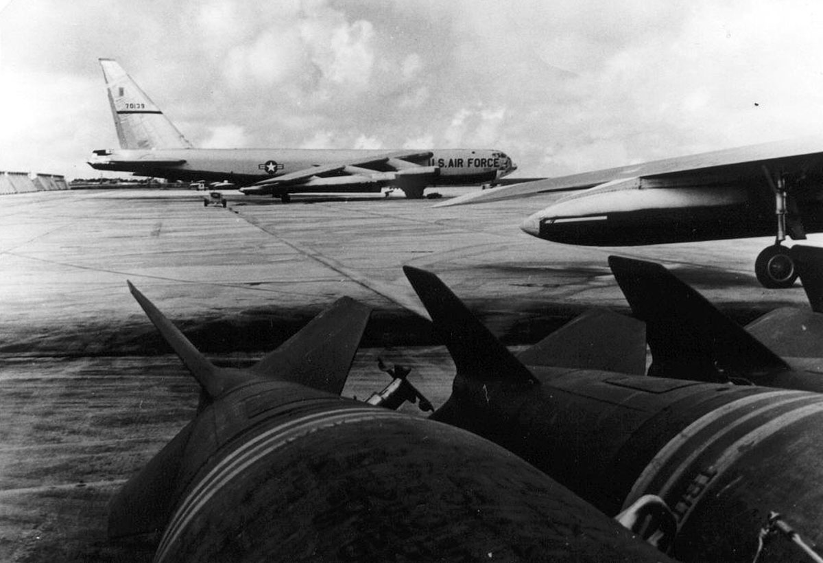 Boeing B-52F-65-BW (numero di serie 57-0139) alla base aerea di Andersen, Guam, 061128-F-1234S-006