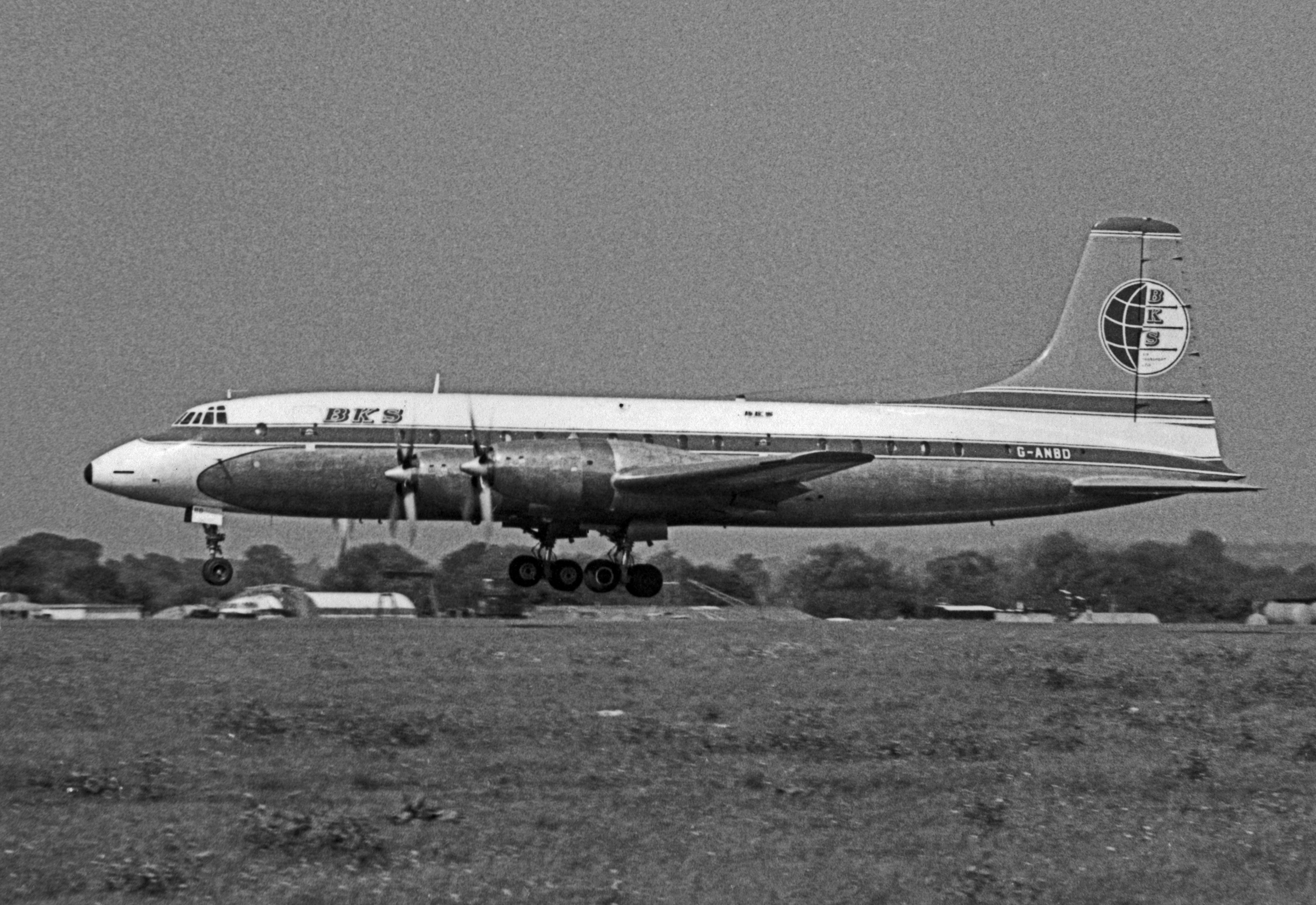 Bristol 175 Britannia 102 G ANBD, BKS Air Transport, Southend, UK, 10 Sep 1966 (8742187854) (2)