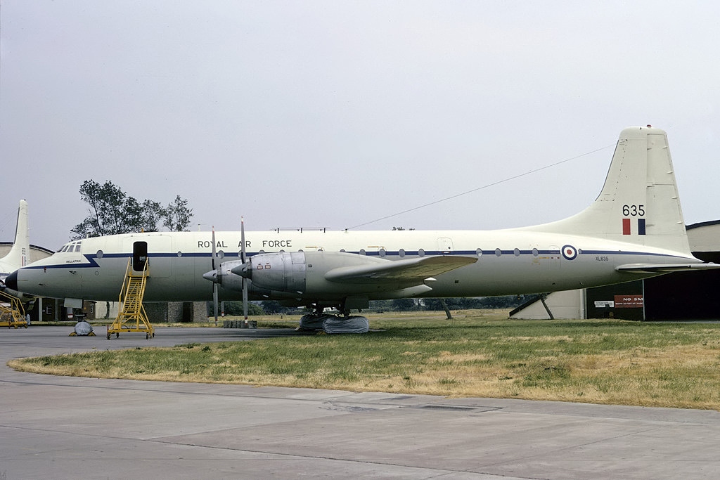 Bristol 175 Britannia C 1 (253), RAF St Athan (2)