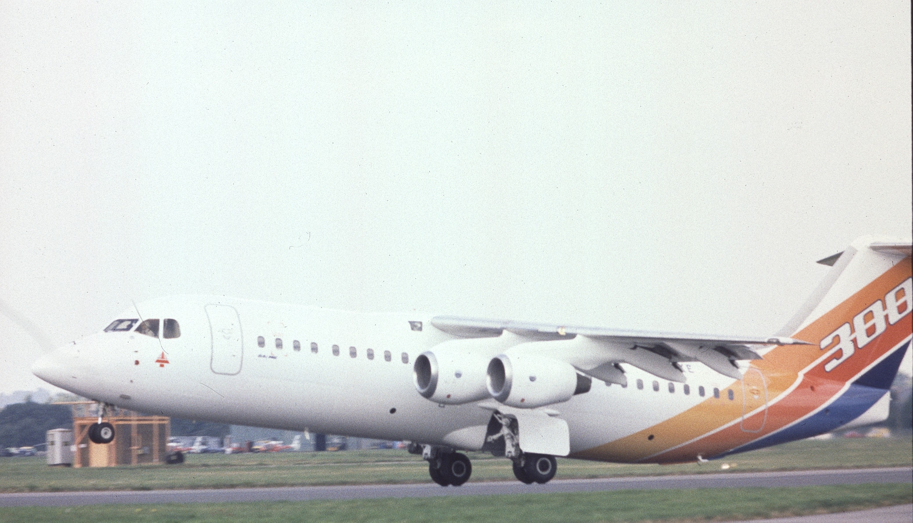 British Aerospace B Ae-146-300 G LUXE, Farnborough, September 1988 (1)