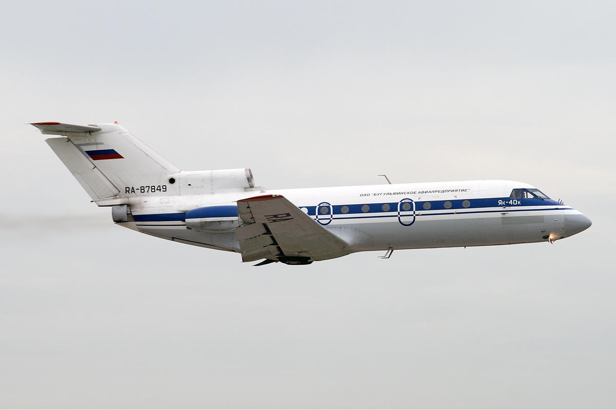 Bugulma Air Enterprise Yakovlev Yak-40 Maksimov 1