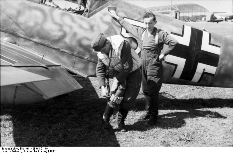 Bundesarchiv Bild 101I-428-0485-13A, Nord Africa, Me 109 prima della missione