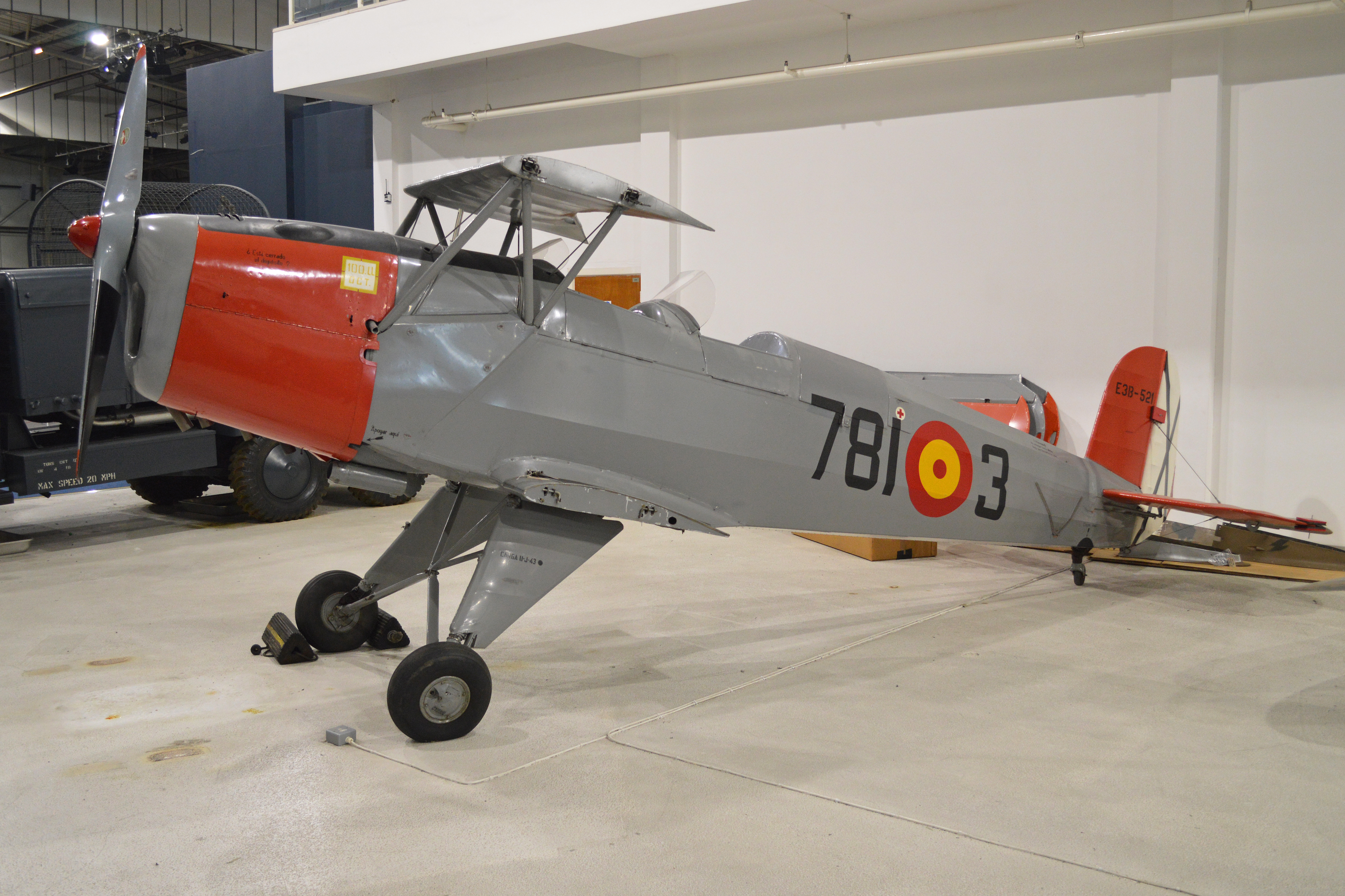 CASA 1.131E Jungmann «E.3B-521» (perfil)