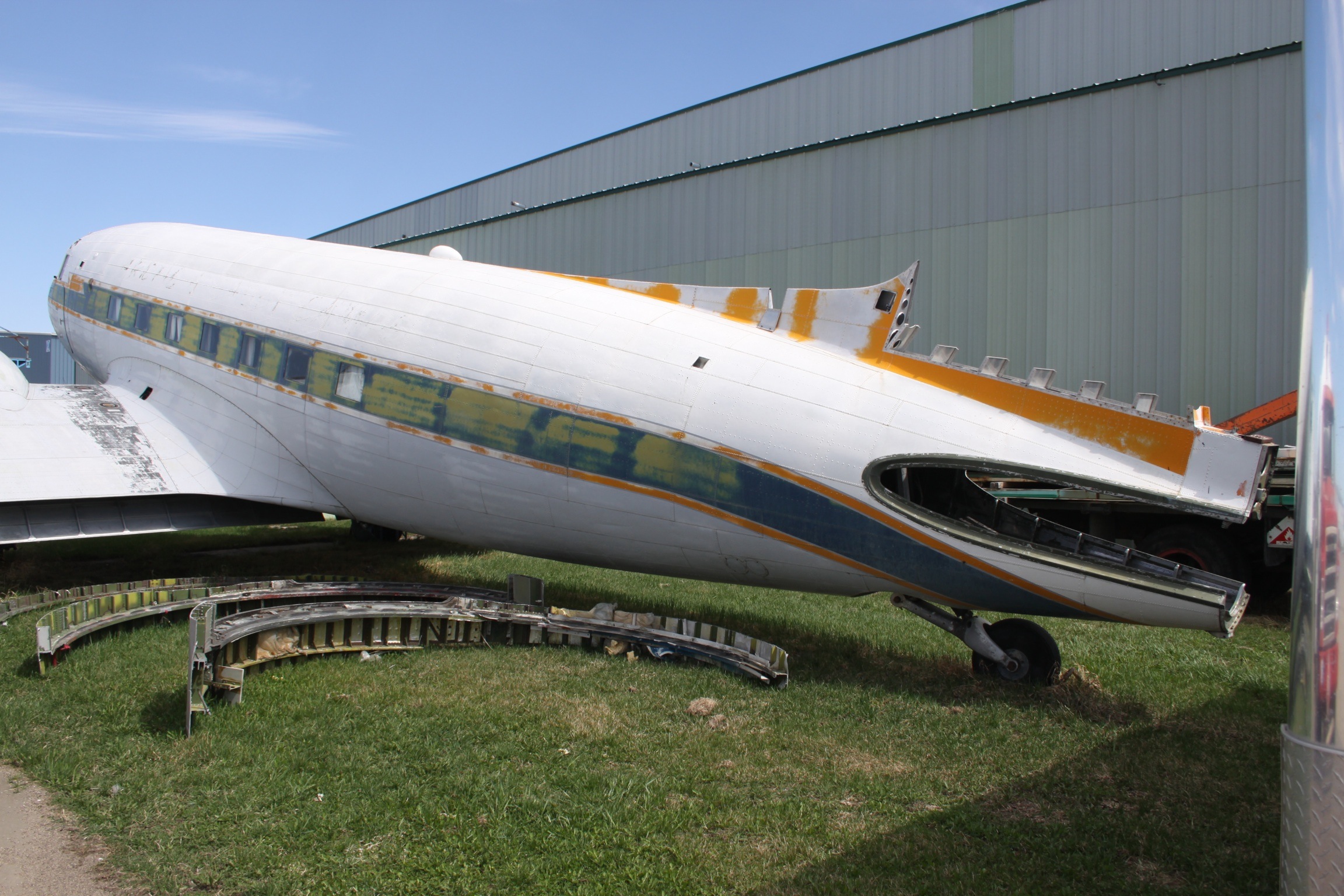 Douglas DC-3