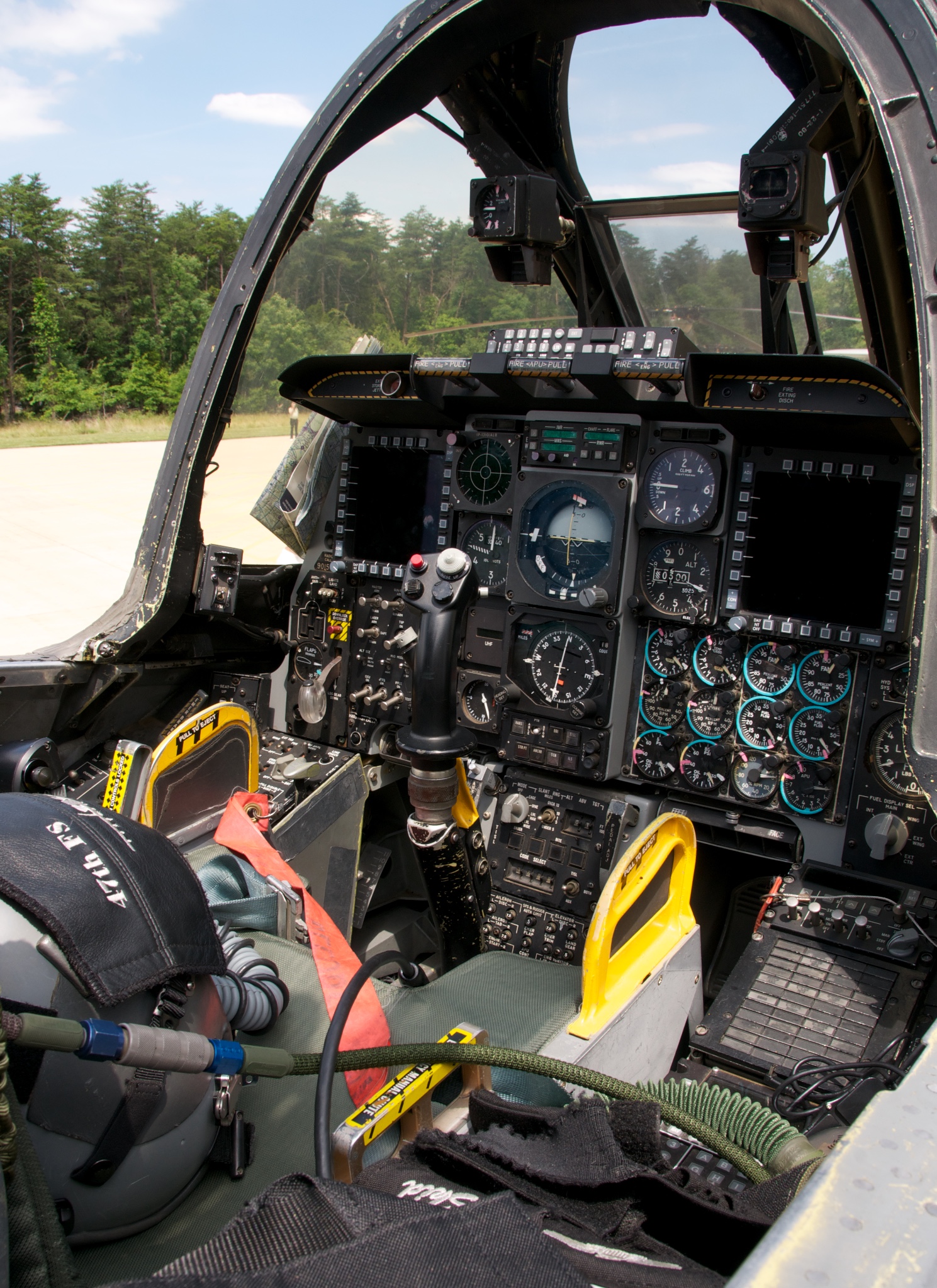 Glass cockpit of an A-10C Thunderbolt II